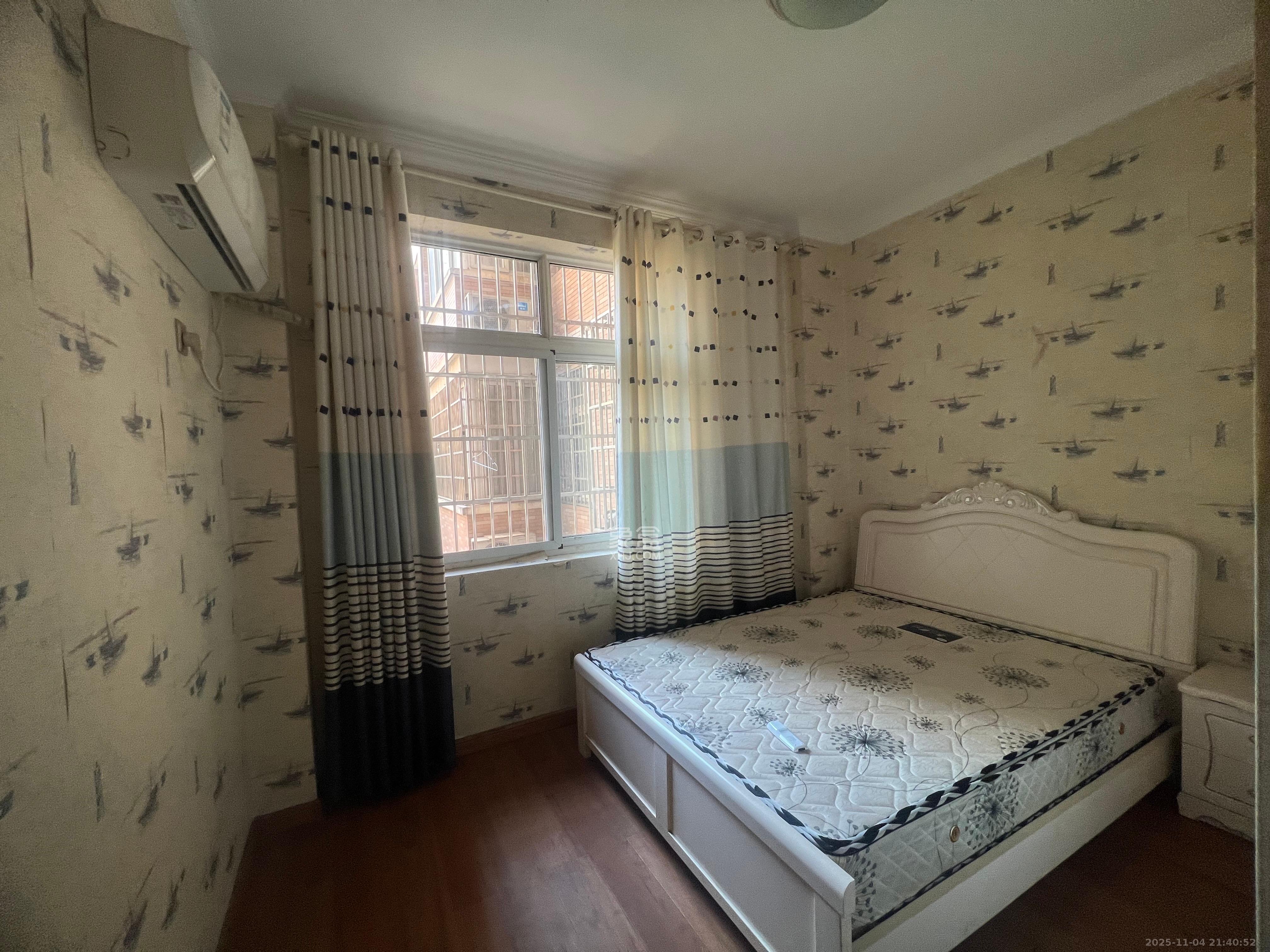 星城国际  3室2厅2卫    1800.0元/月室内图