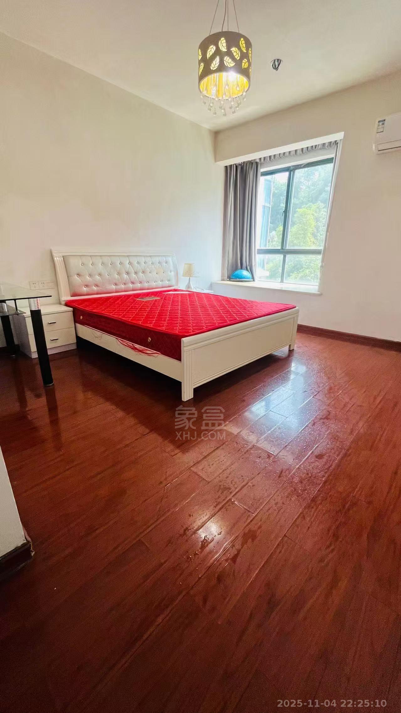 山水国际  3室2厅2卫    1600.0元/月室内图