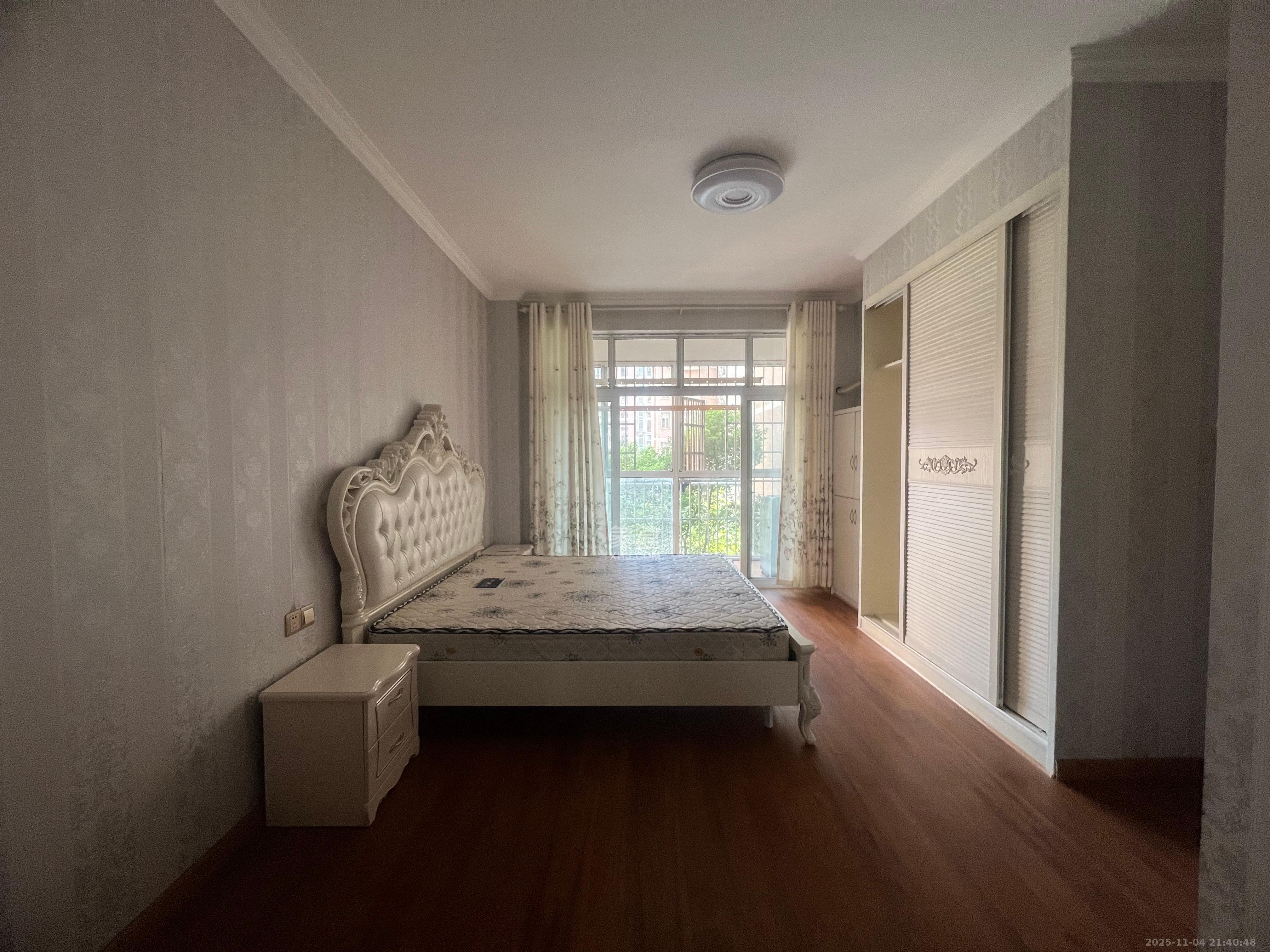 星城国际  3室2厅2卫    1800.0元/月室内图