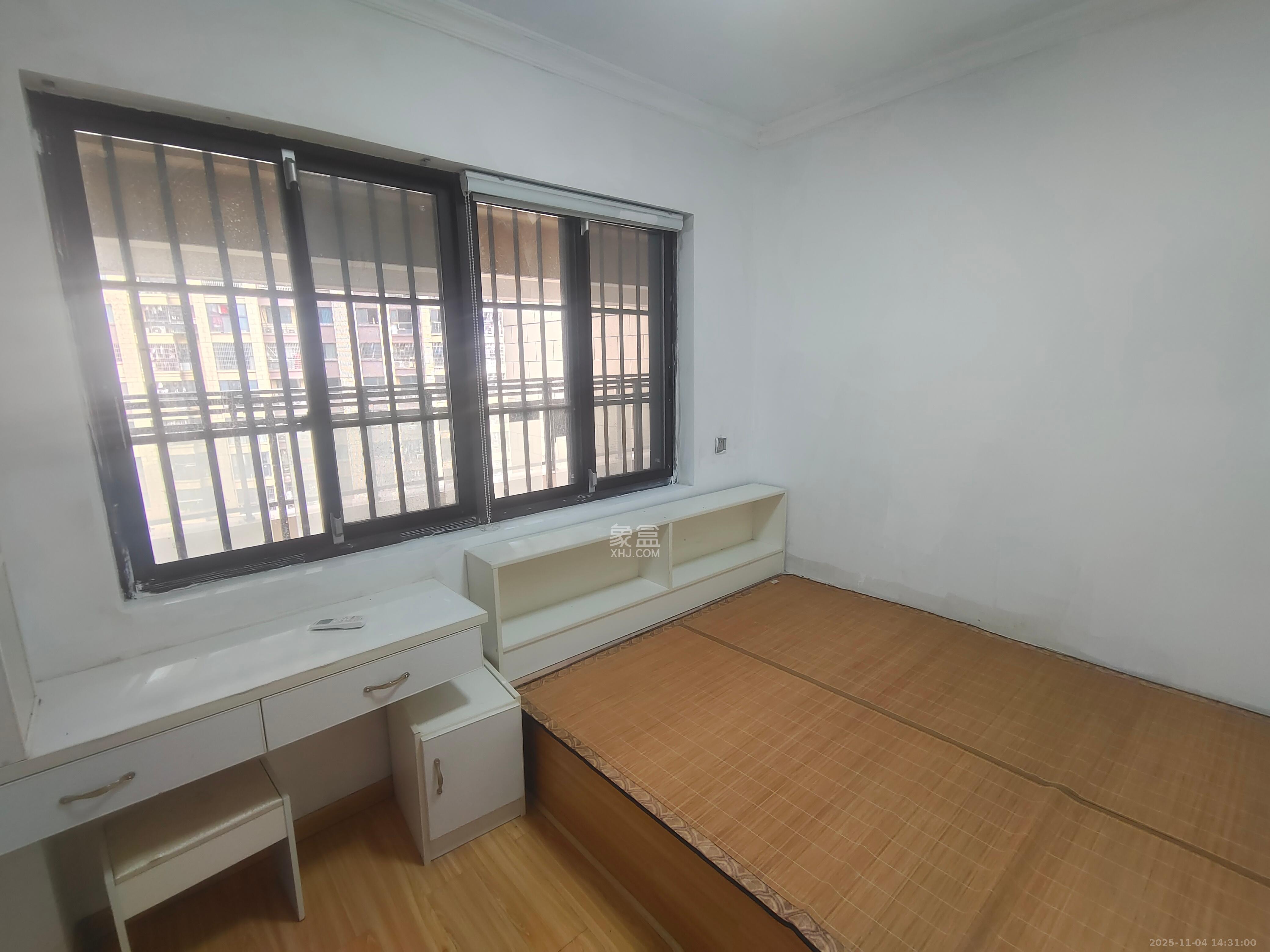 奥克斯缔壹城  3室2厅1卫    2000.0元/月室内图