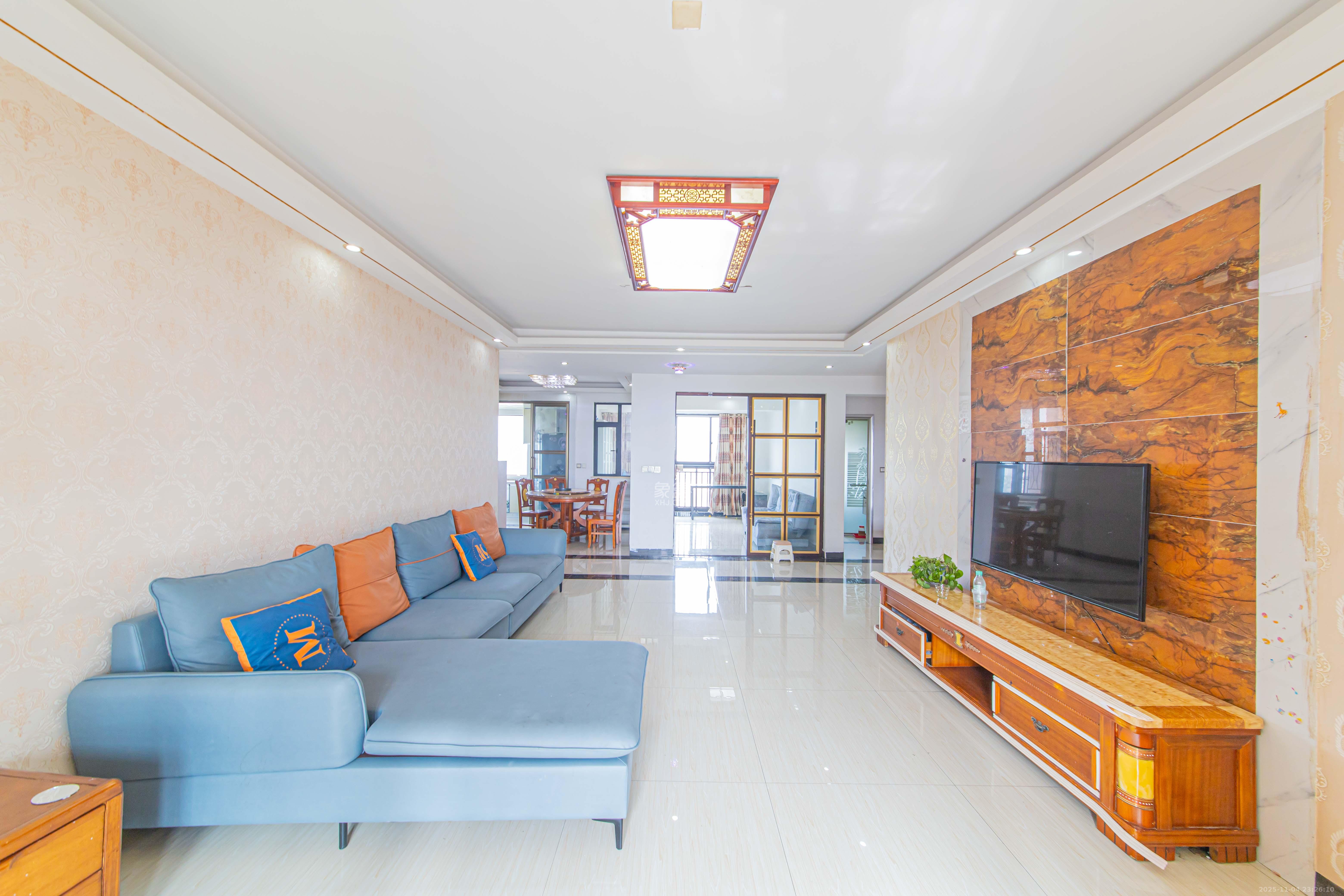 兴汝金城  3室2厅2卫    158.0万室内图1