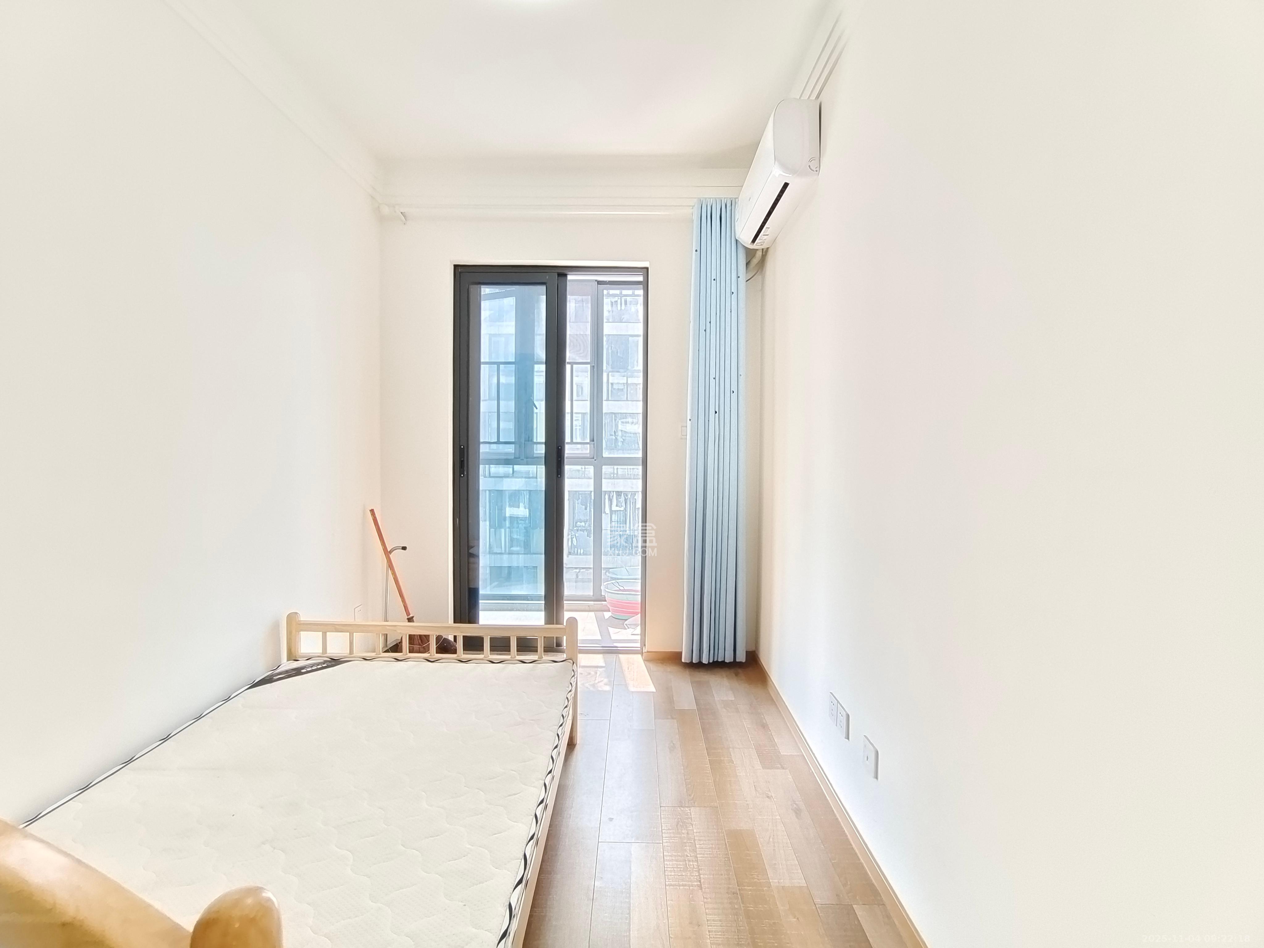 阳光100一期、四五期 3室2厅1卫 2800.0元/月 阳光100一期、四五期 3室2厅1卫 2800.0元/月室内图