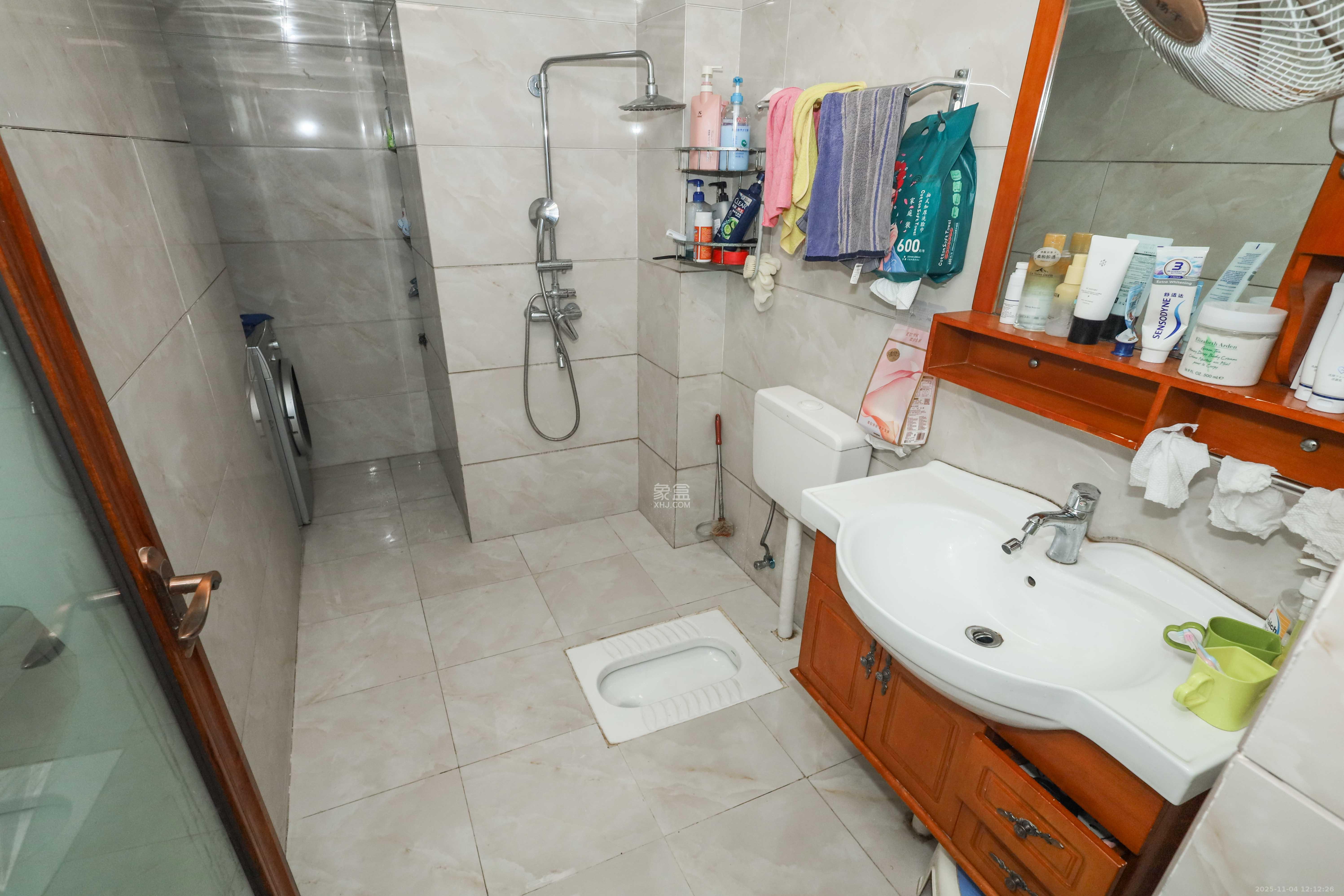 保利麓谷林语C区  3室2厅1卫    89.0万卫生间