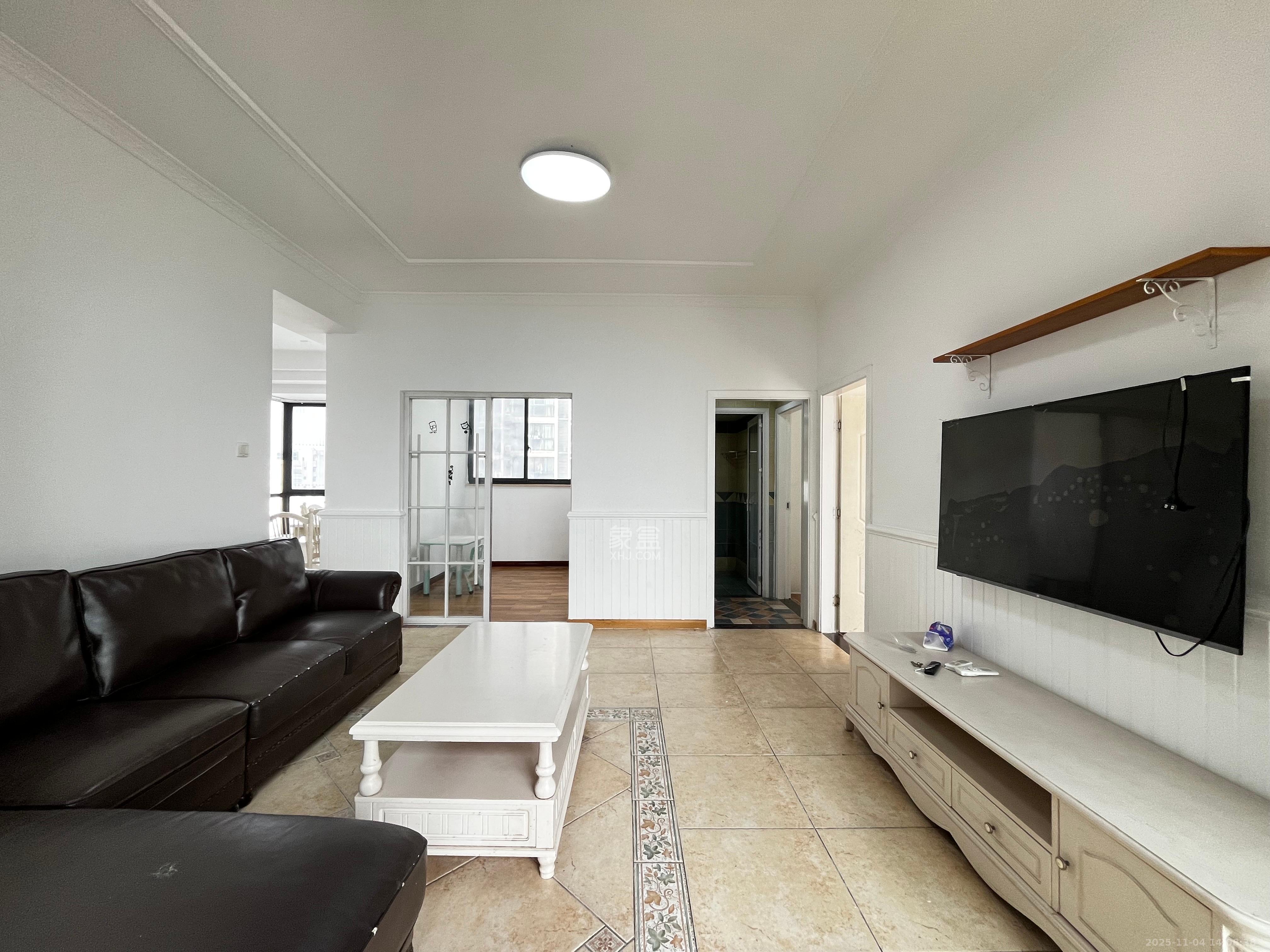 城南故事家园  3室2厅1卫    2300.0元/月