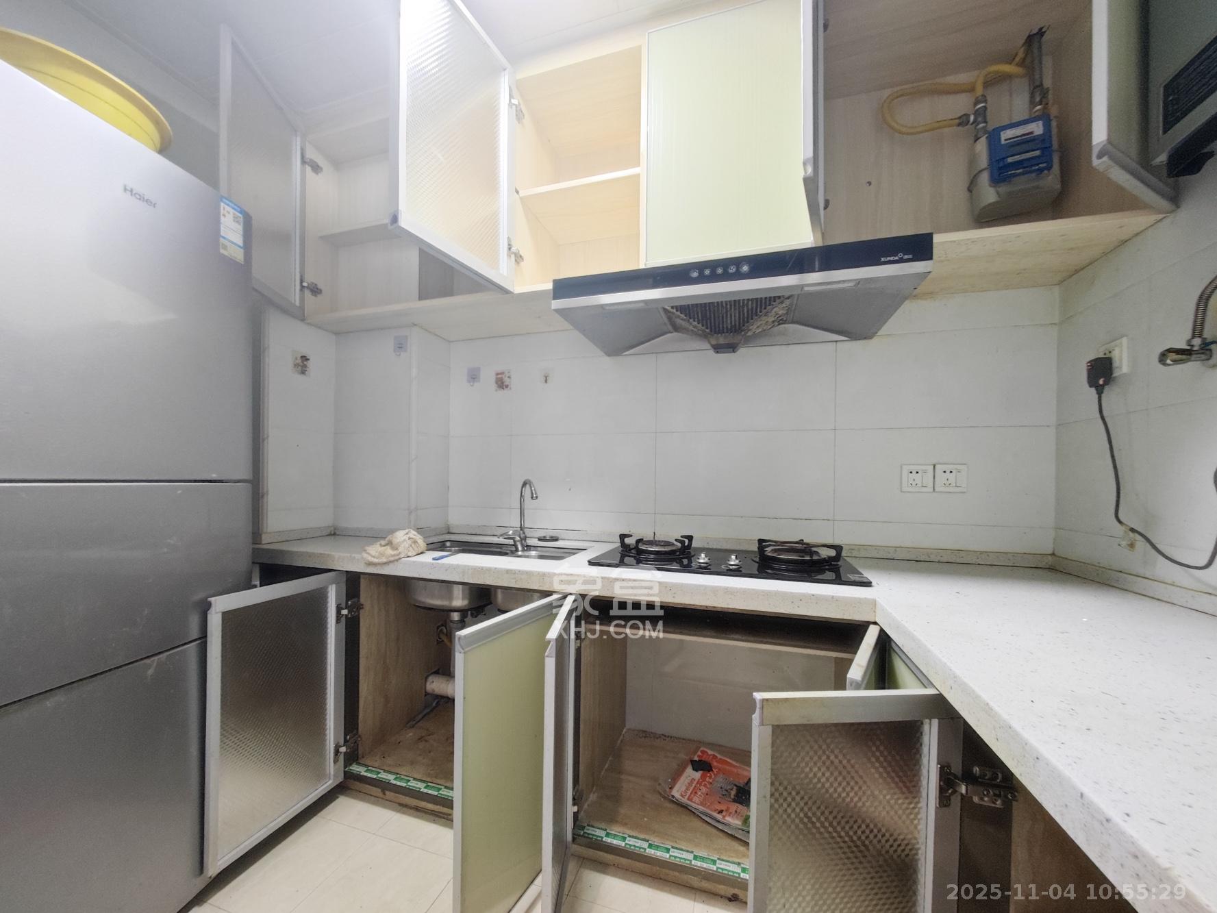 地泰御和苑  3室2厅2卫    85.0万厨房