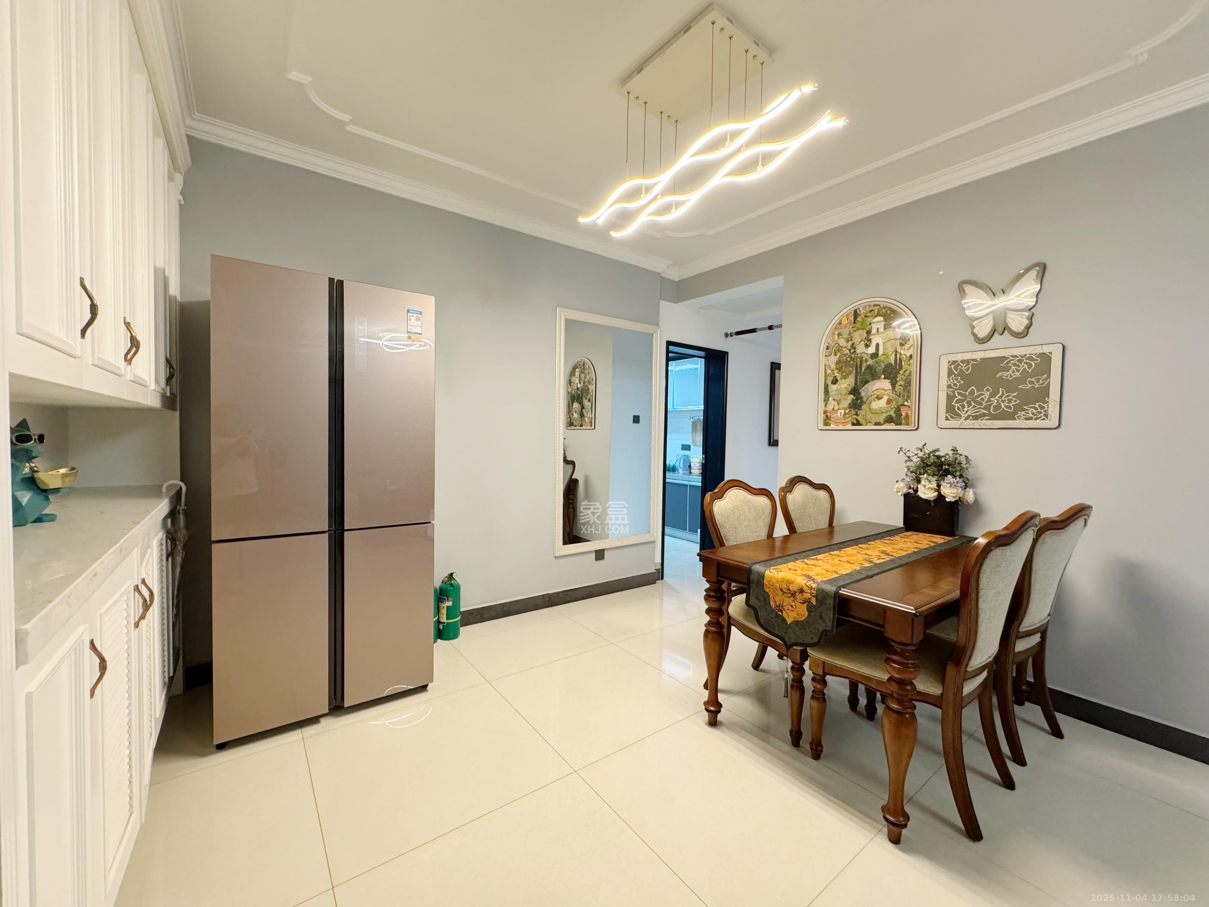 星沙教师公寓  3室2厅2卫    2800.0元/月室内图