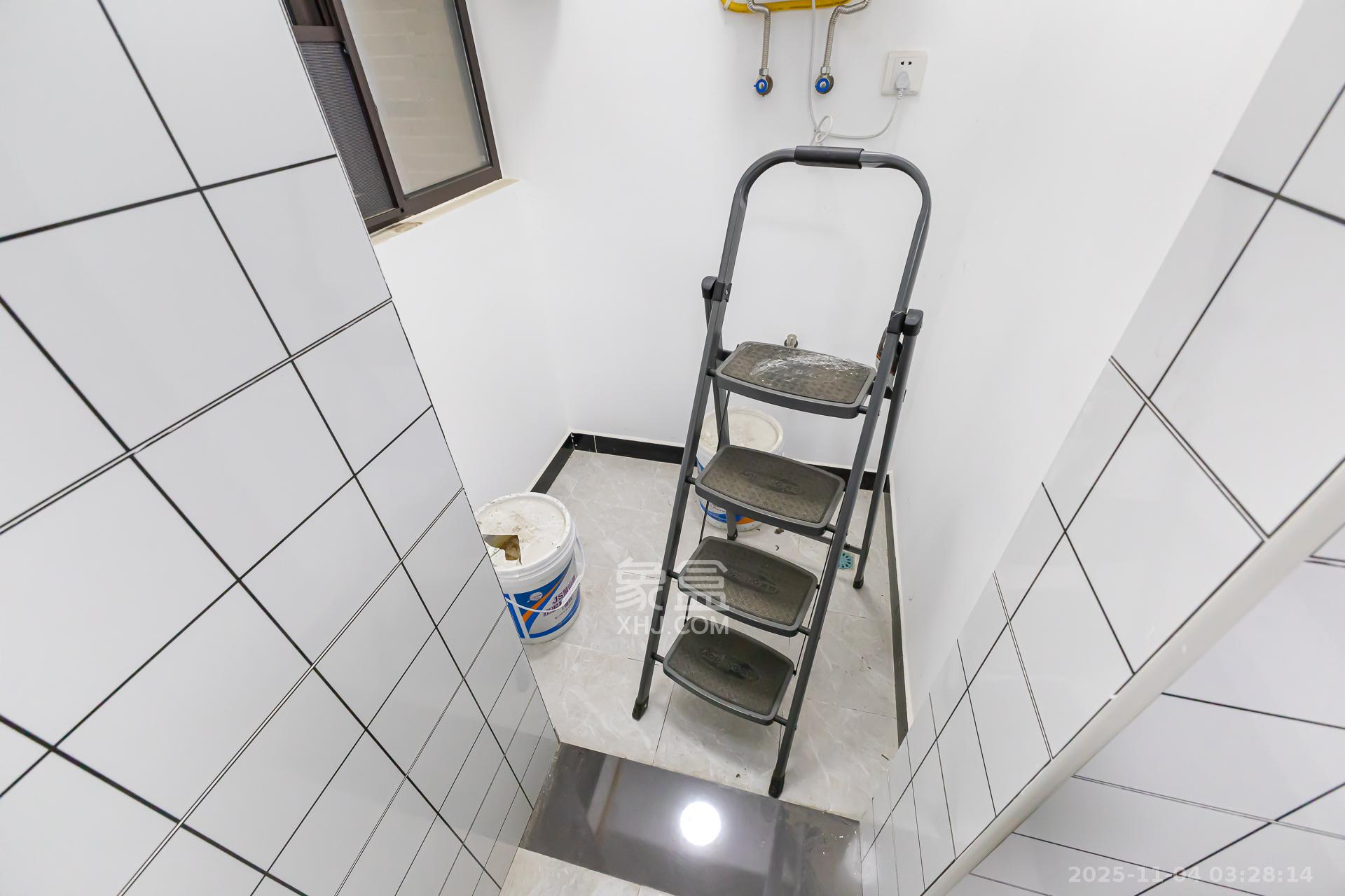 时代倾城三期  4室2厅2卫    90.0万阳台