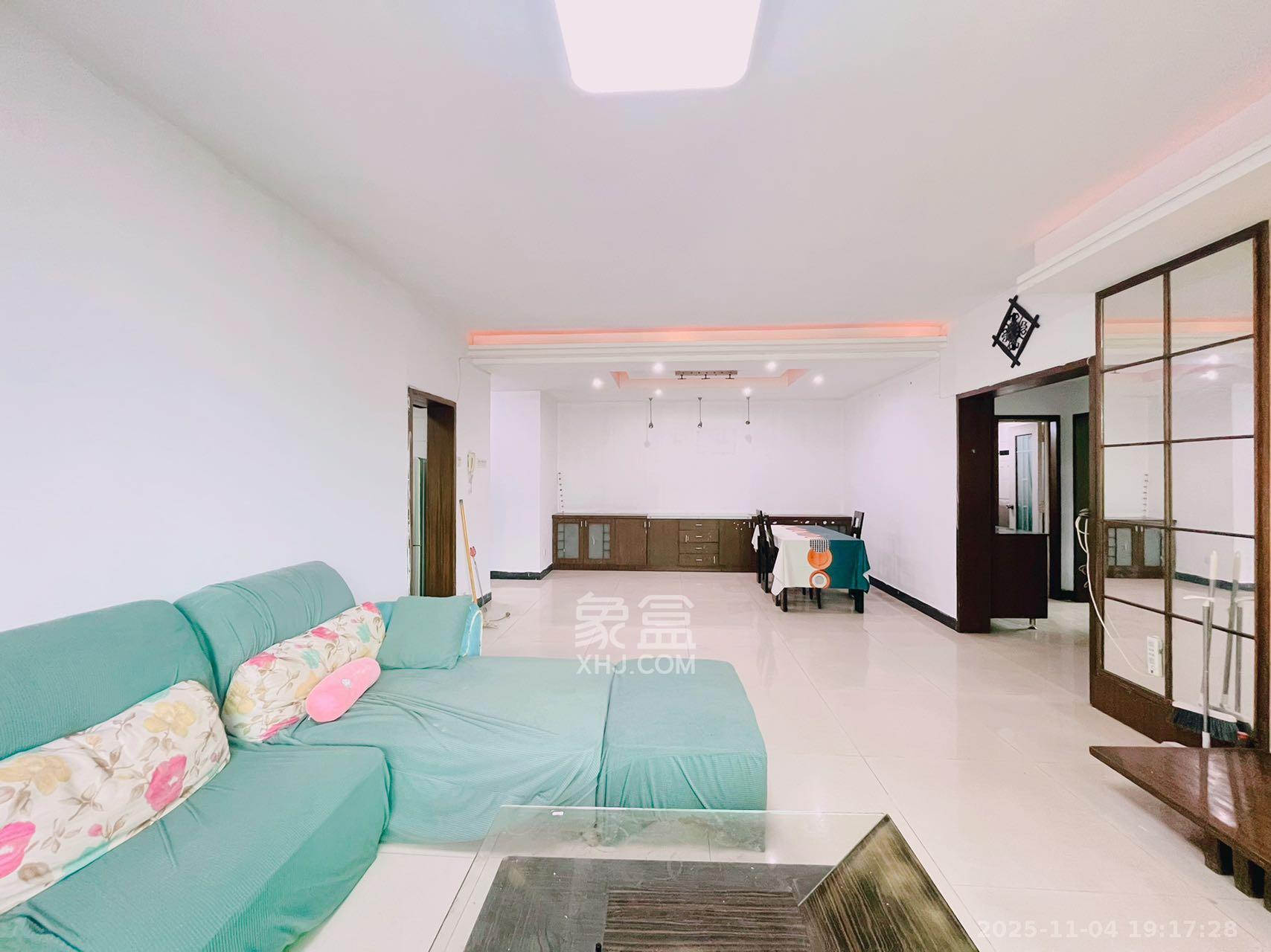 万事佳景园  3室1厅1卫    1900.0元/月室内图