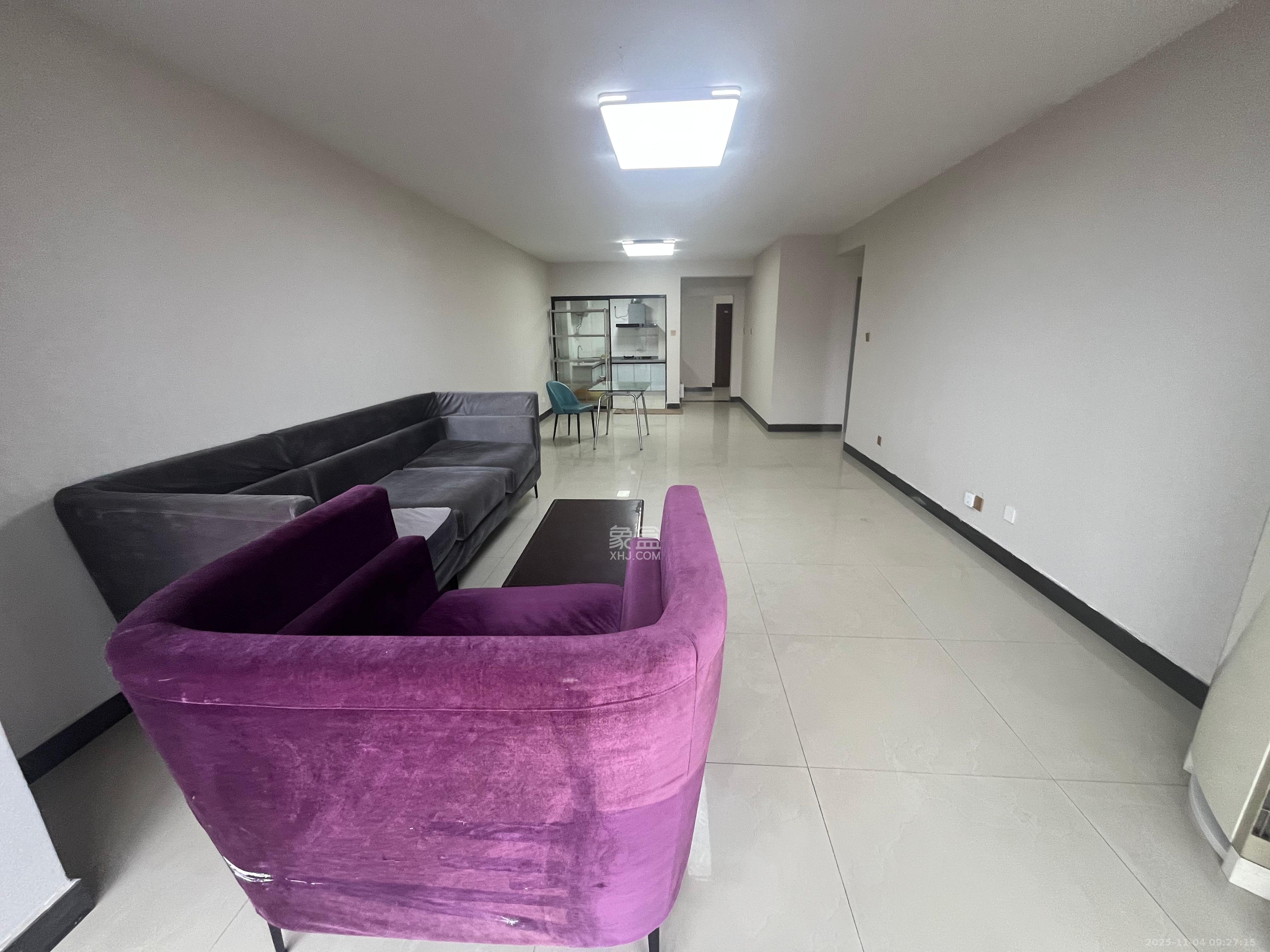 高桥现代商贸城  3室2厅2卫    3000.0元/月