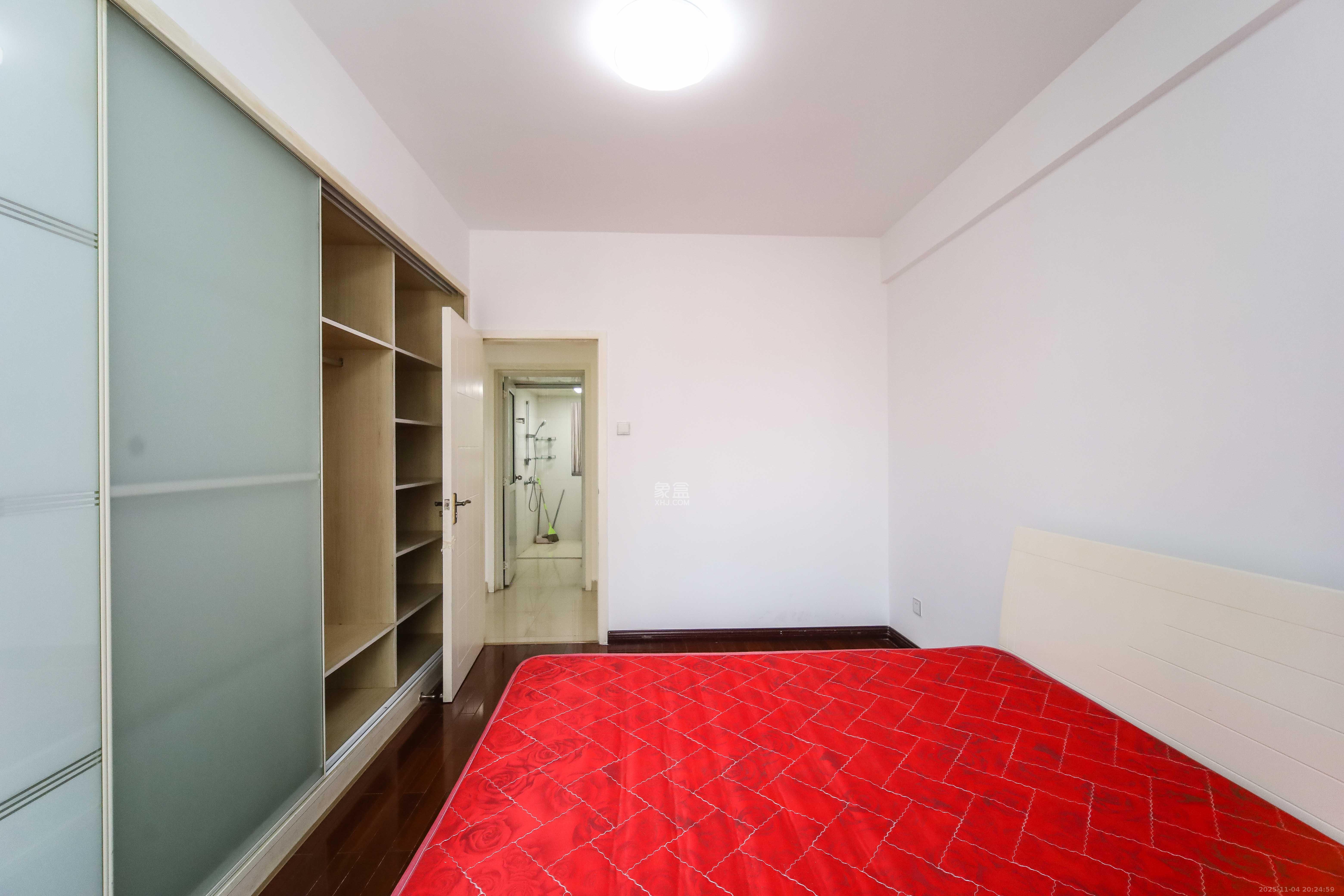 浏阳河畔家园  3室2厅1卫    94.0万卧室