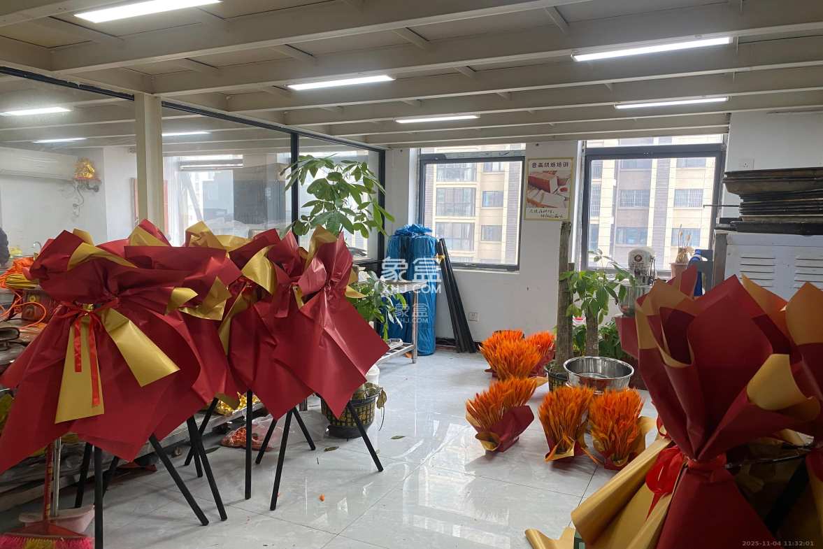 华润置地广场二期 2室2厅1卫 3500.0元/月 华润置地广场二期 2室2厅1卫 3500.0元/月室内图