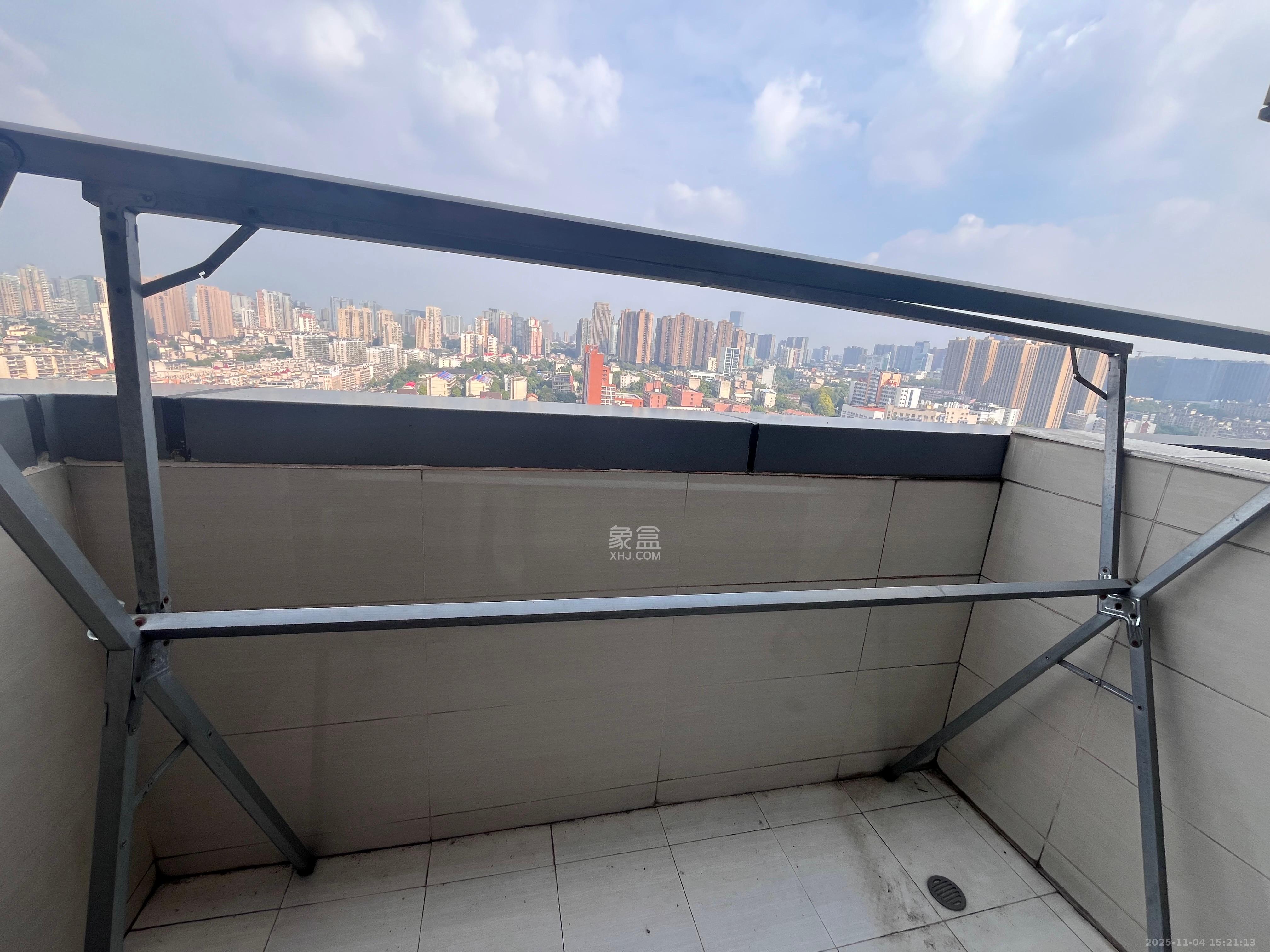 东怡外国(南湖一号) 1室1厅1卫 2400.0元/月 东怡外国(南湖一号) 1室1厅1卫 2400.0元/月室内图