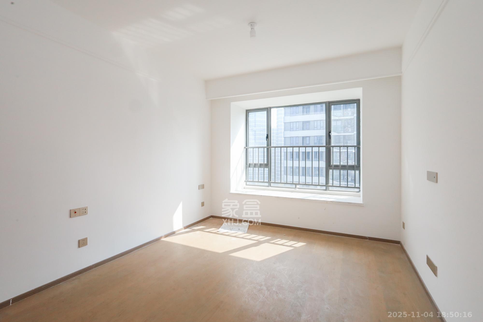 复地滨江金融中心 4室2厅2卫 212.0万 复地滨江金融中心 4室2厅2卫 212.0万卧室