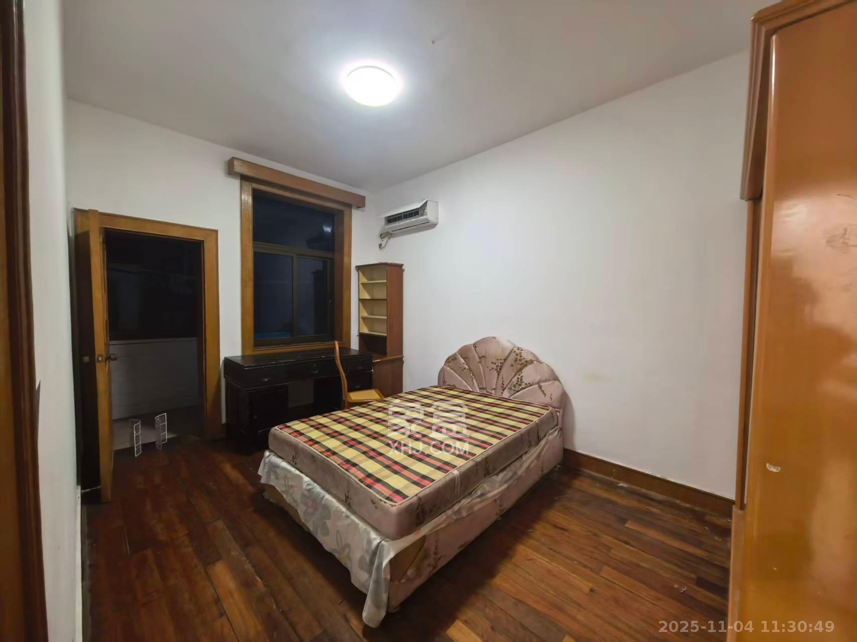 轻苑小区  3室1厅1卫    1600.0元/月室内图