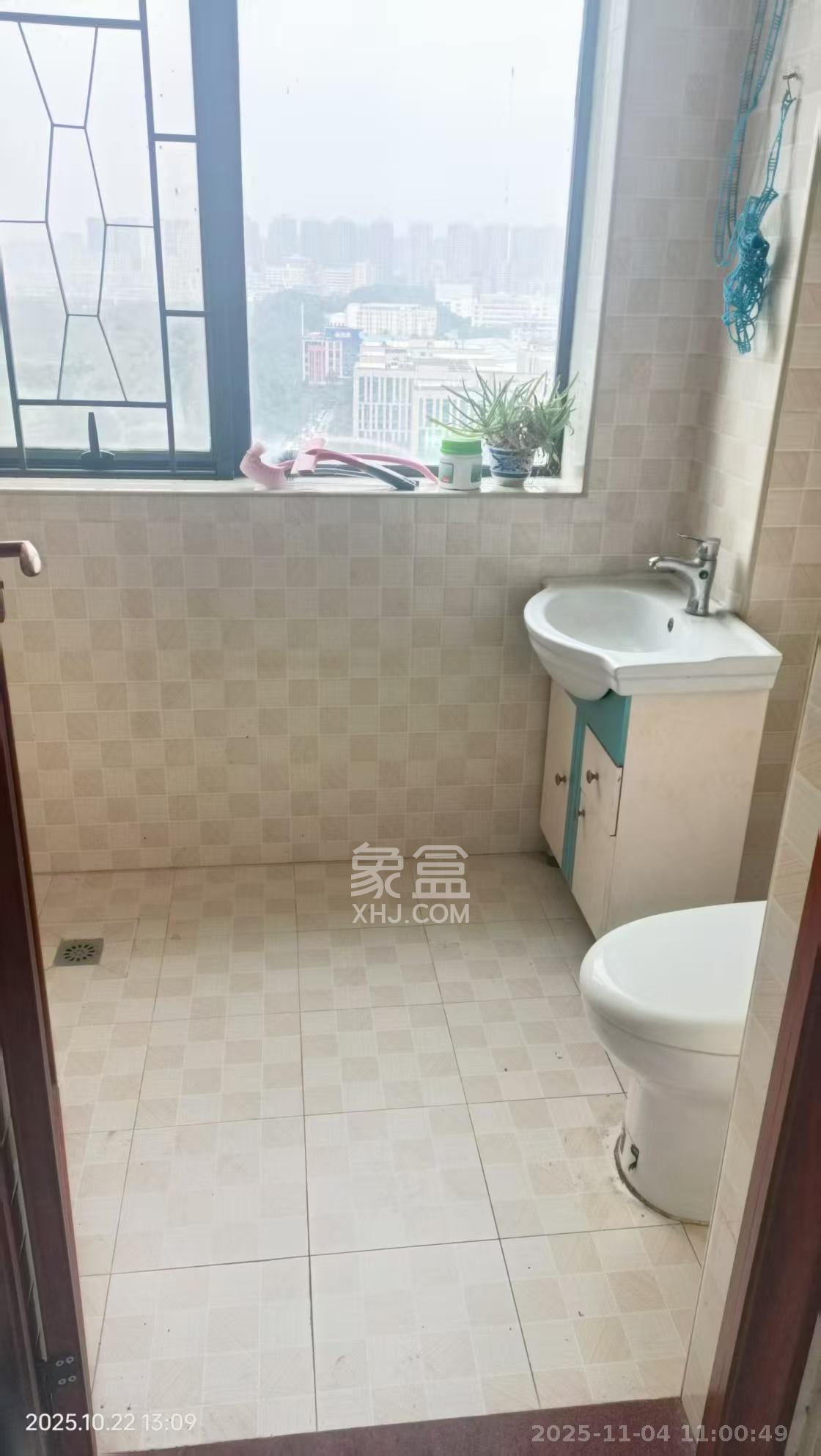 天元涉外景园C区  3室2厅2卫    2800.0元/月室内图