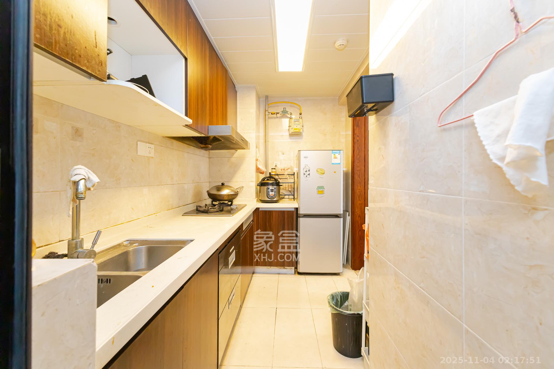 时代倾城二期  2室2厅1卫    63.8万厨房