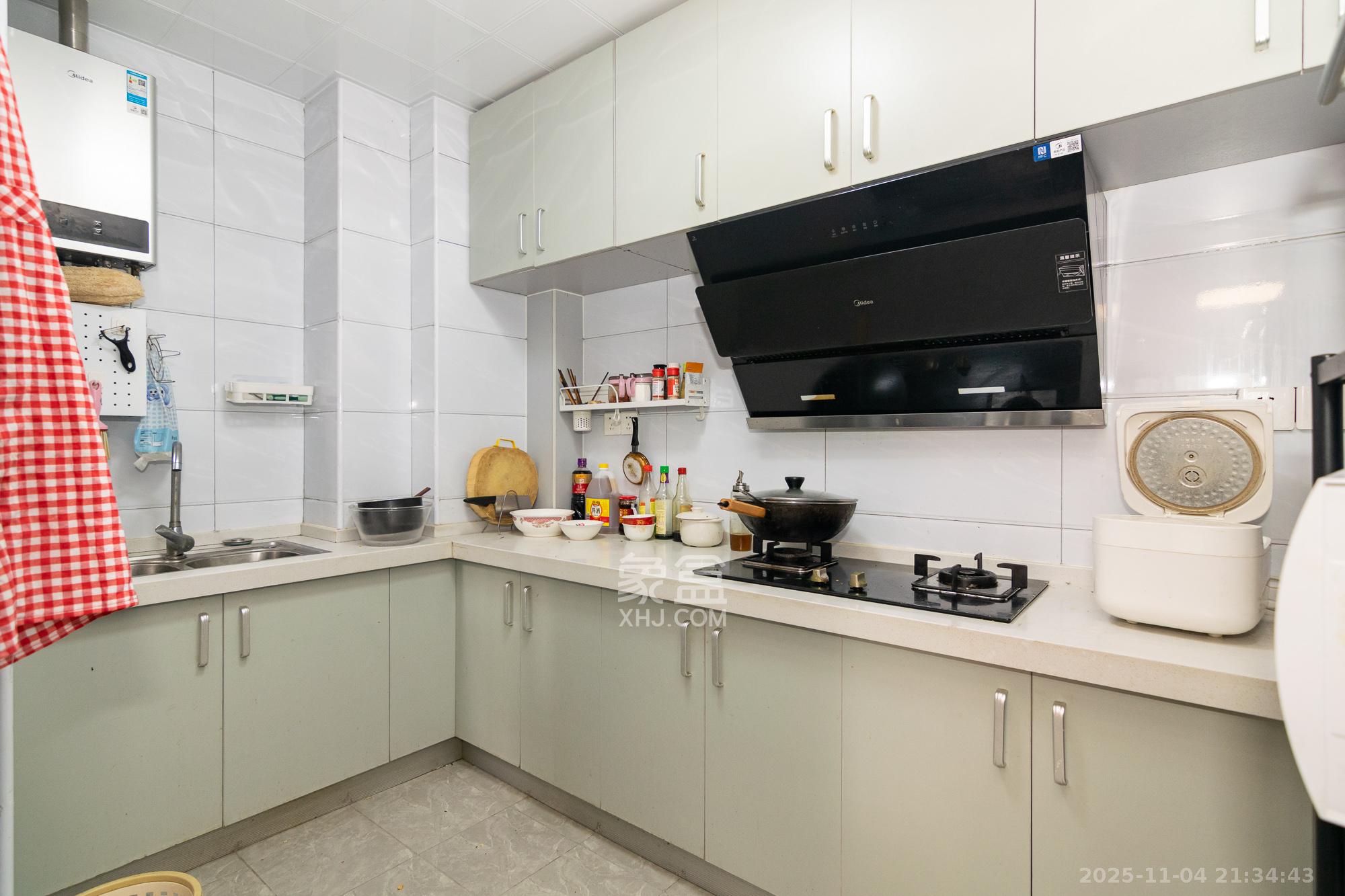 中粮鸿云  3室2厅2卫    69.8万厨房