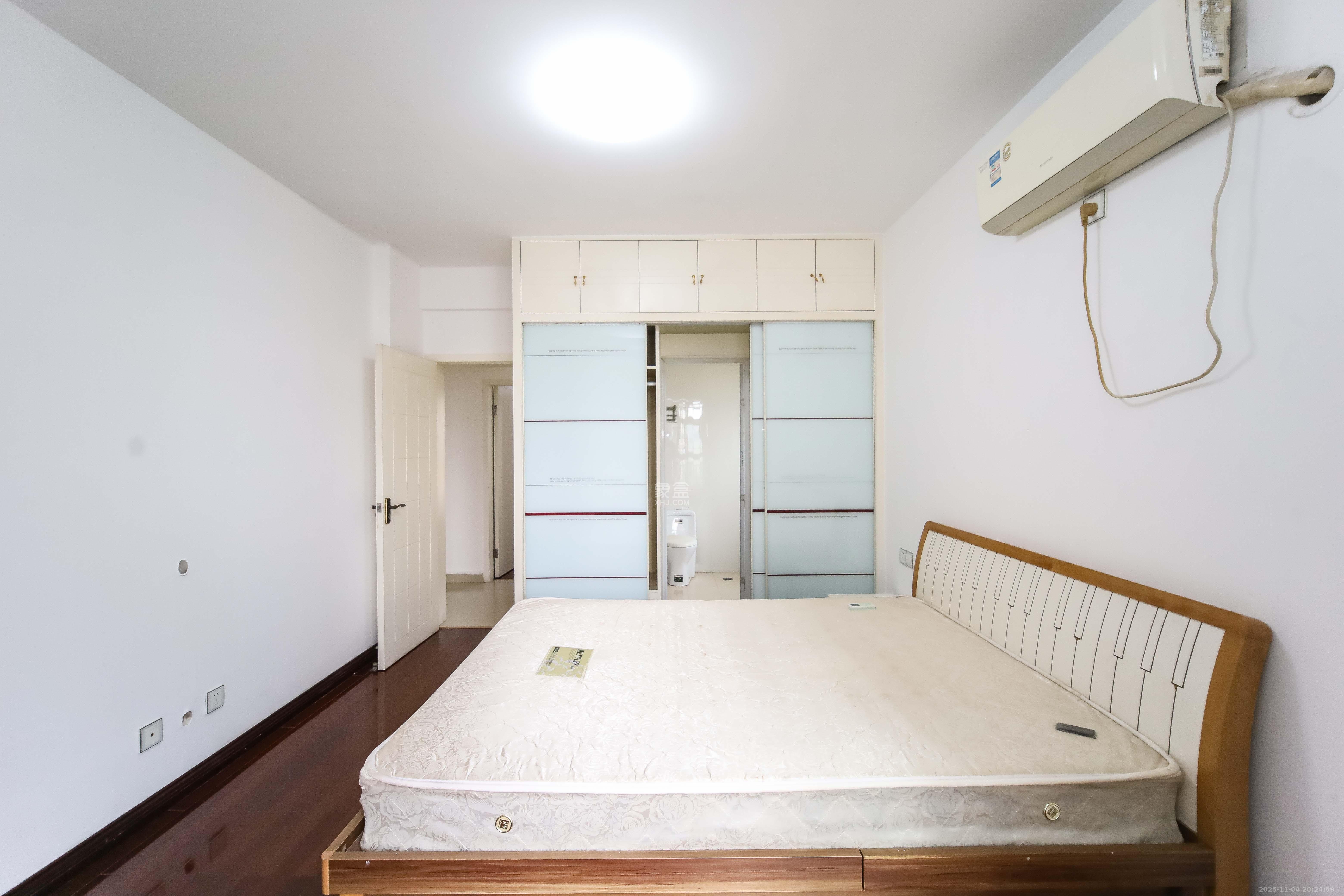 浏阳河畔家园  3室2厅1卫    94.0万卧室