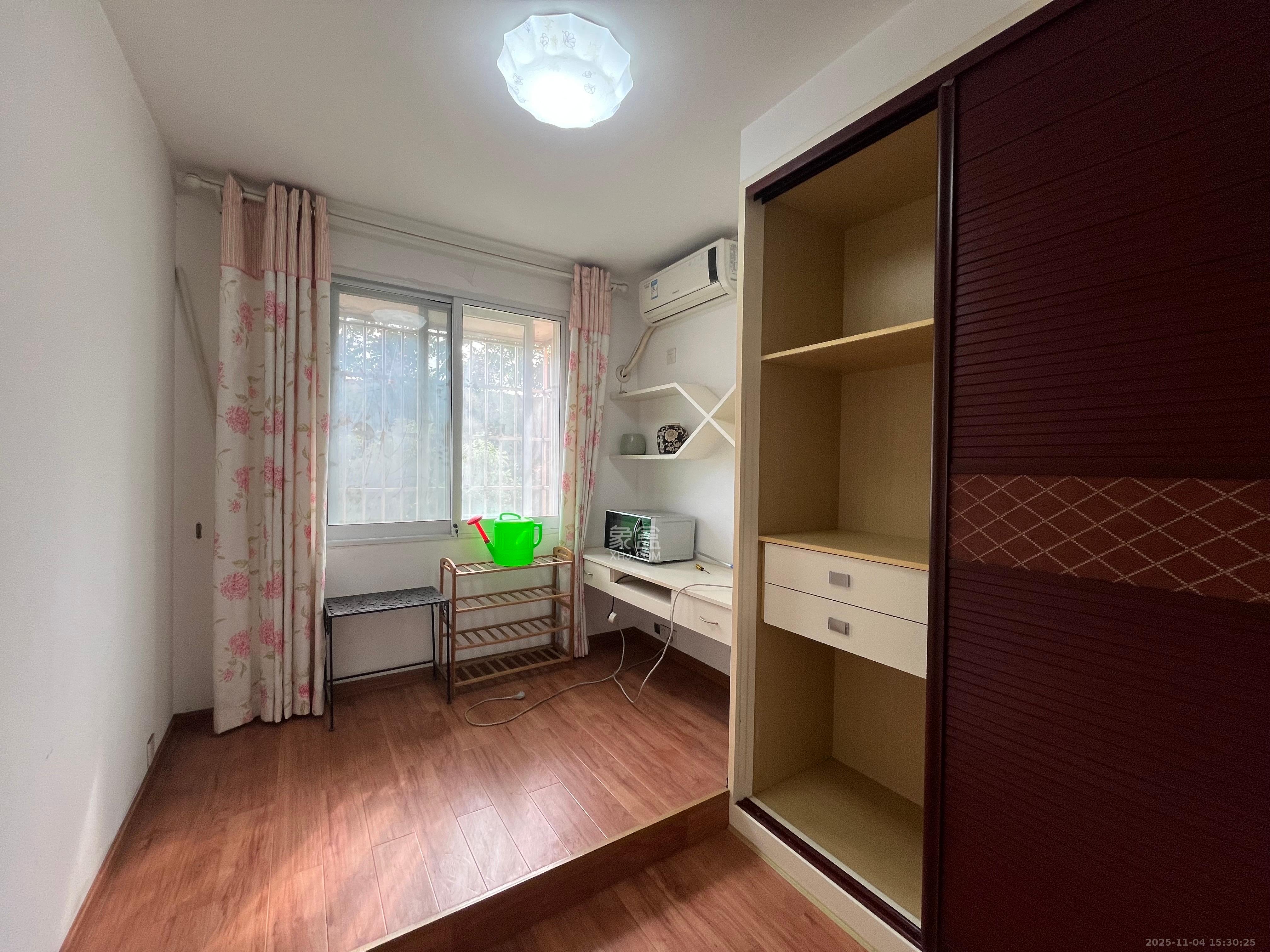 东岸锦城(东方人家)  3室1厅1卫    1600.0元/月室内图