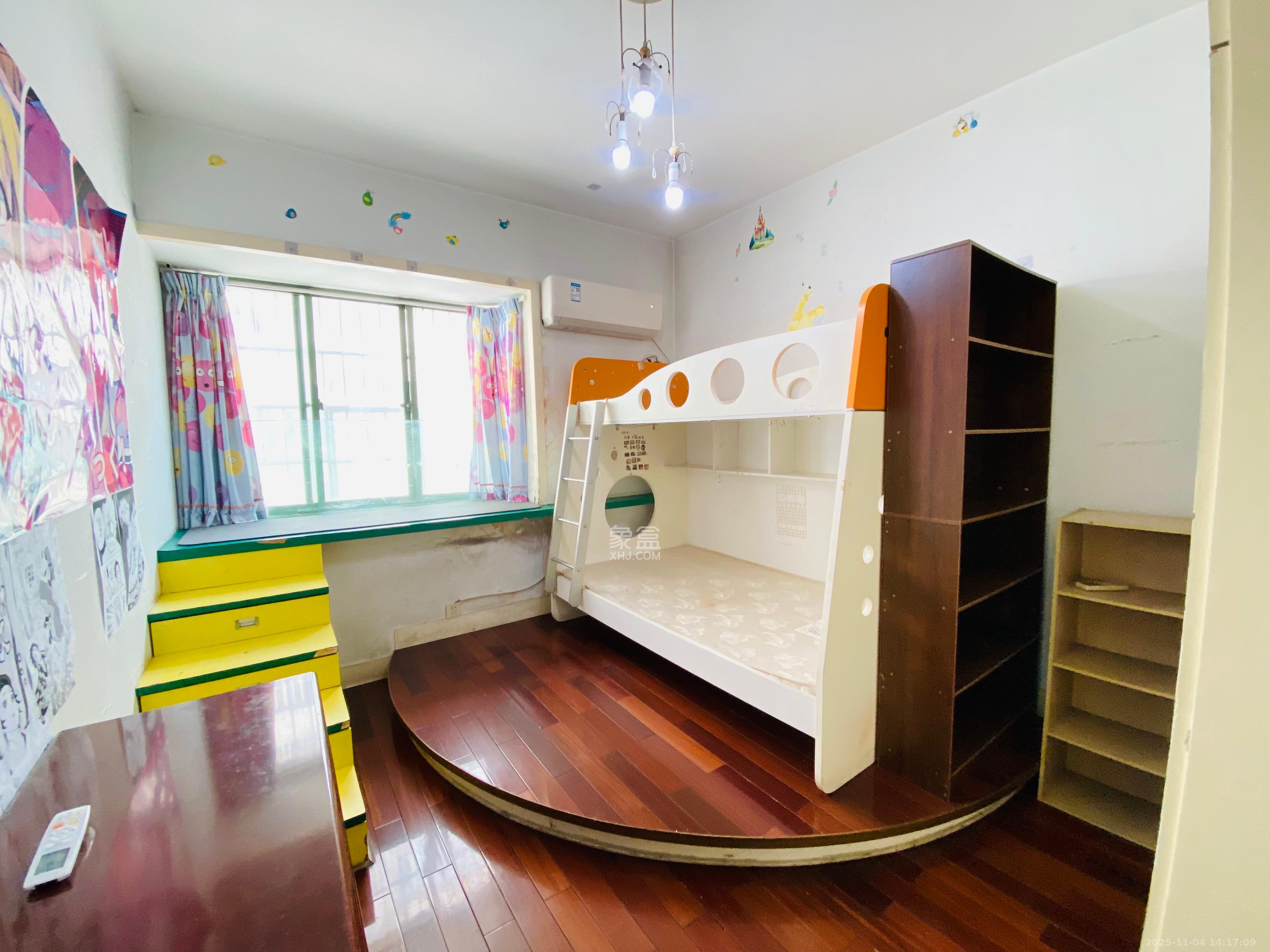 佳逸豪园  4室2厅2卫    3100.0元/月室内图