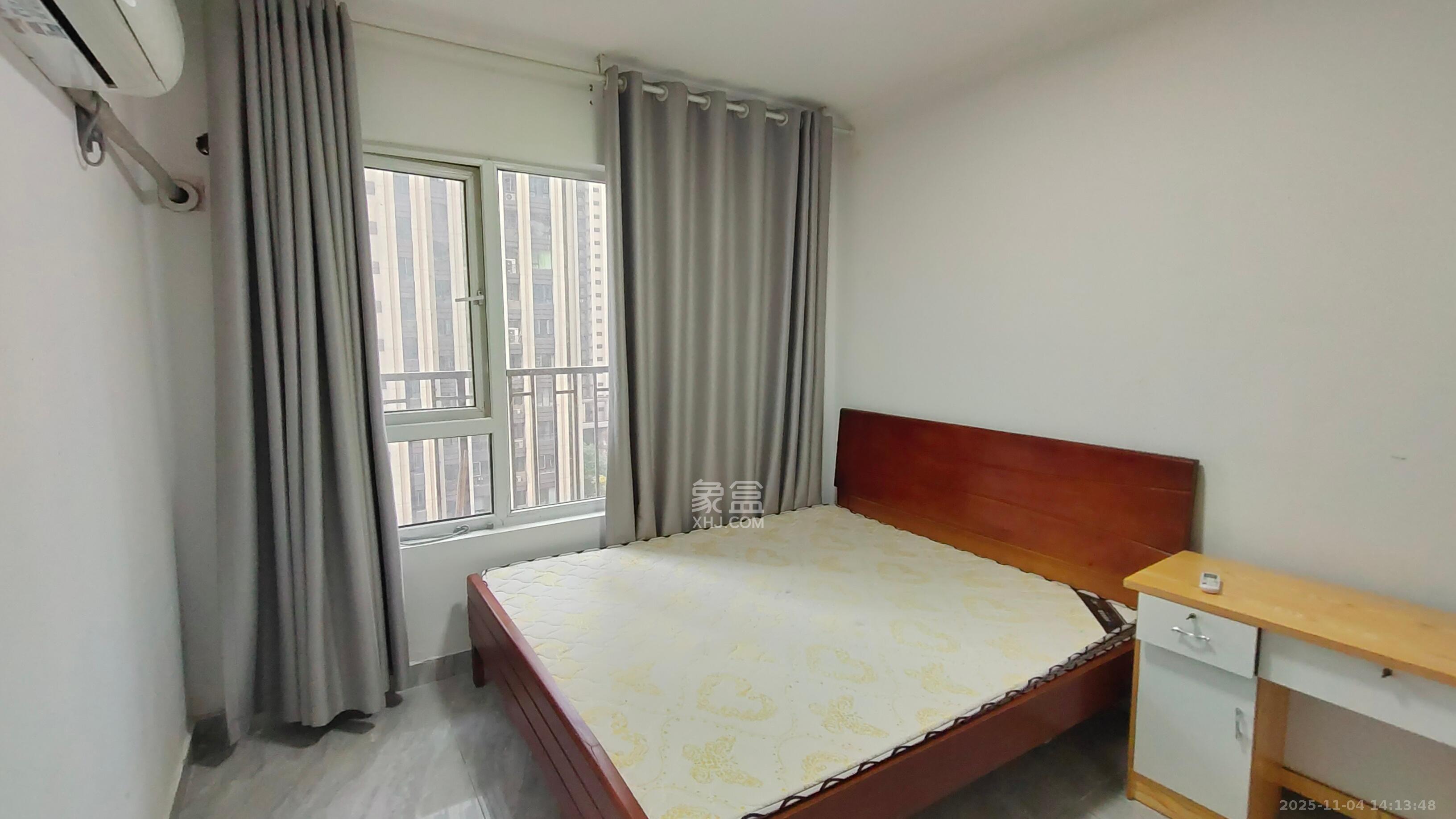 绿地之窗  3室2厅2卫    2500.0元/月室内图