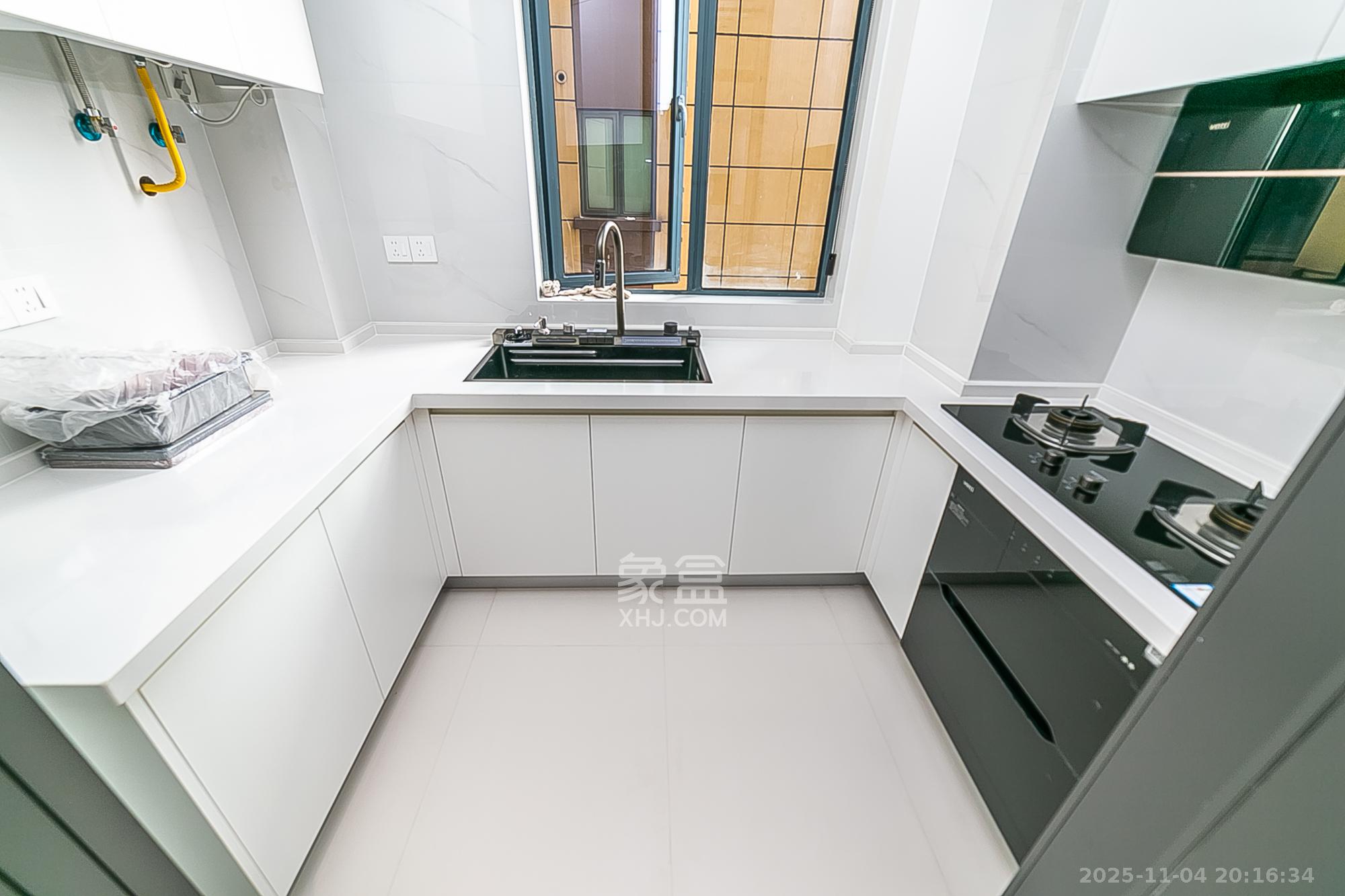 荣盛花语书苑  3室2厅1卫    150.0万其他