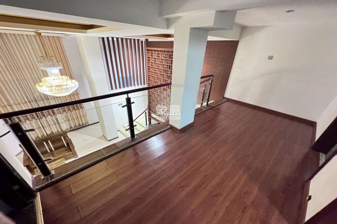 兰海佳园 4室2厅2卫 2500.0元/月 兰海佳园 4室2厅2卫 2500.0元/月室内图