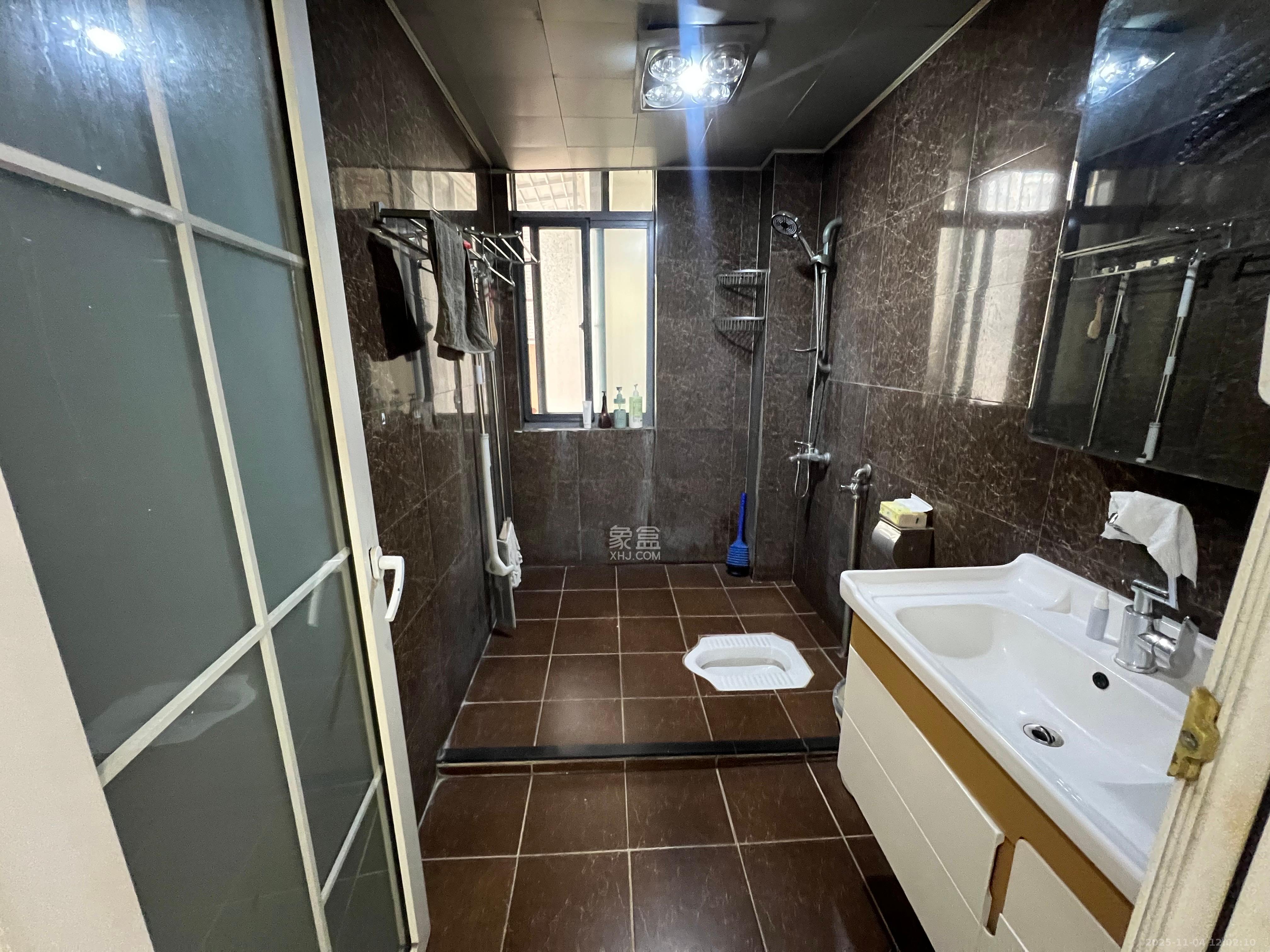 银港水晶城  3室2厅2卫    2600.0元/月室内图