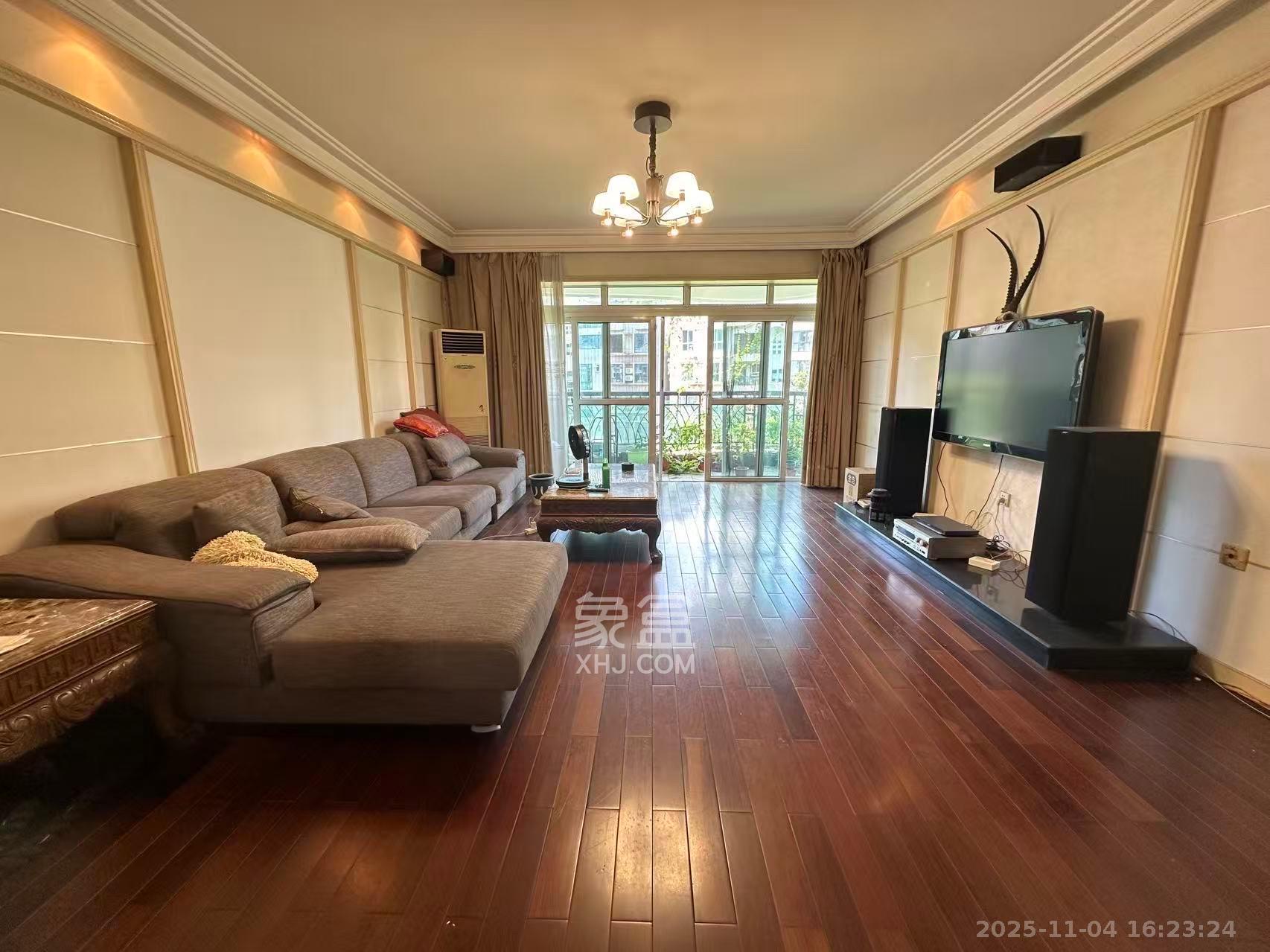 左岸春天  4室2厅2卫    3500.0元/月室内图