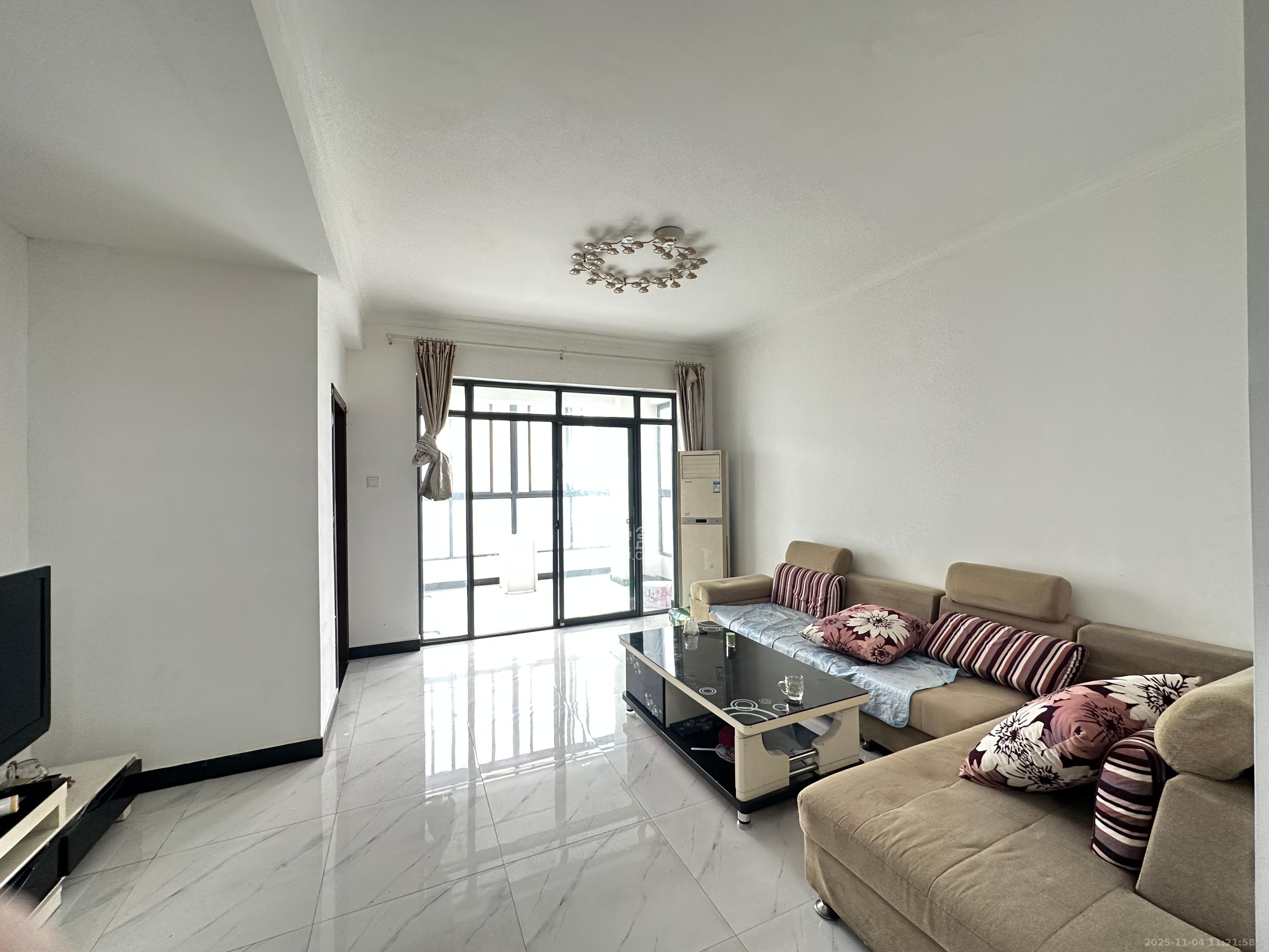 华韵城市海岸（城市水岸苑）  2室2厅1卫    2400.0元/月