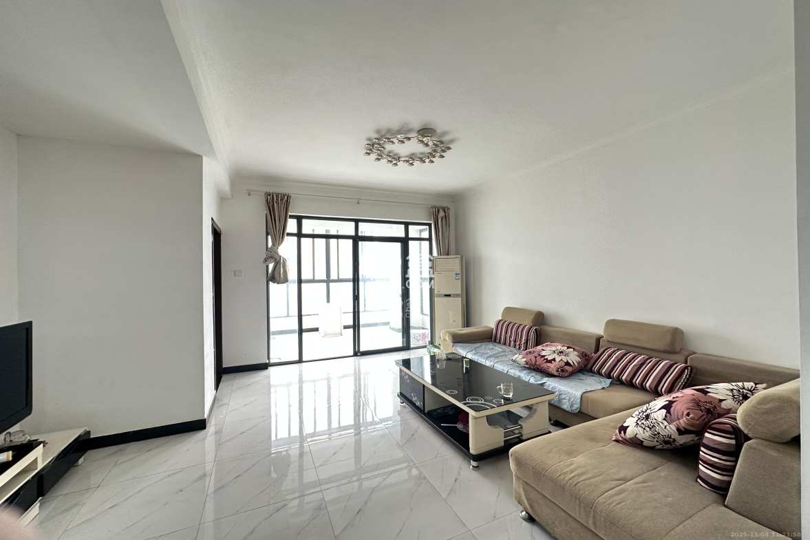 华韵城市海岸(城市水岸苑) 2室2厅1卫 2400.0元/月 华韵城市海岸(城市水岸苑) 2室2厅1卫 2400.0元/月室内图