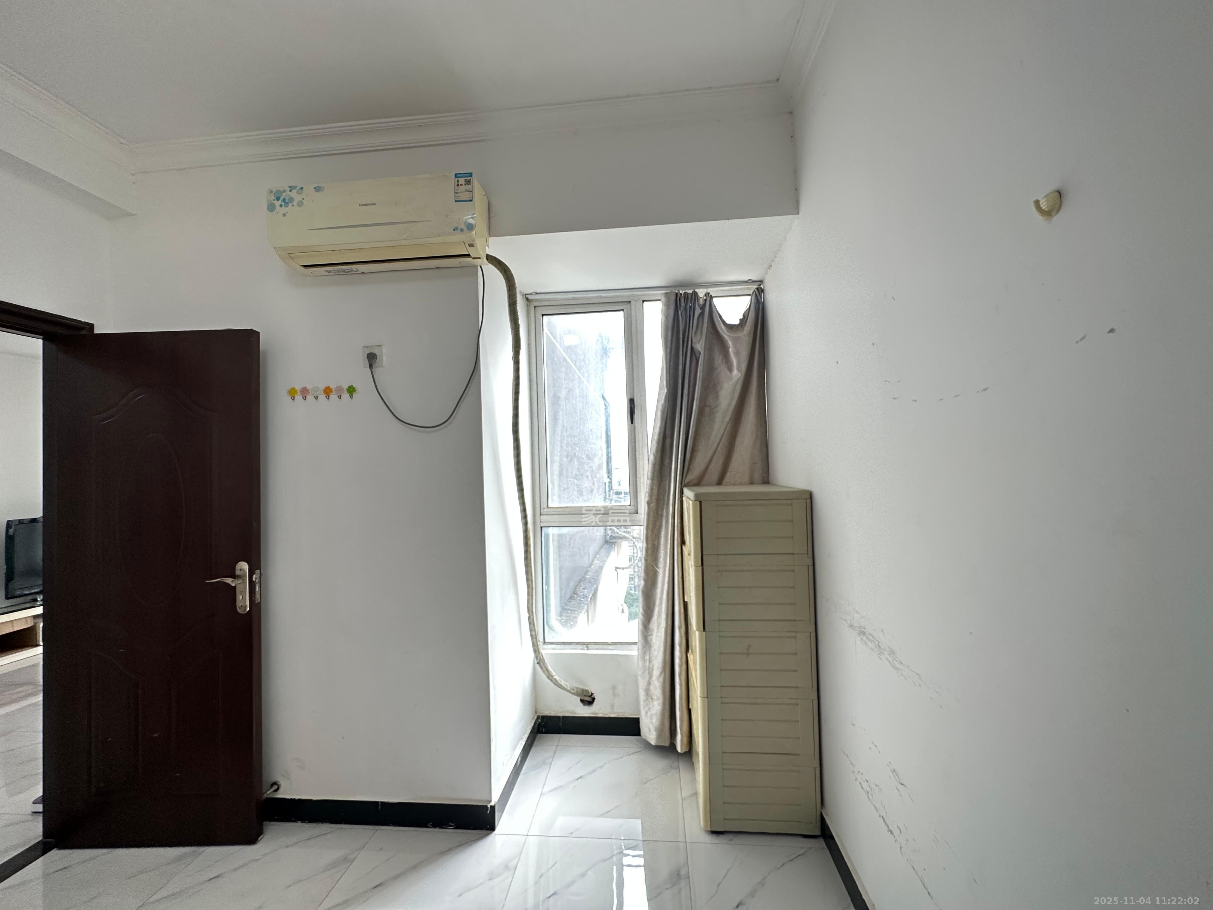 华韵城市海岸(城市水岸苑) 2室2厅1卫 2400.0元/月 华韵城市海岸(城市水岸苑) 2室2厅1卫 2400.0元/月室内图