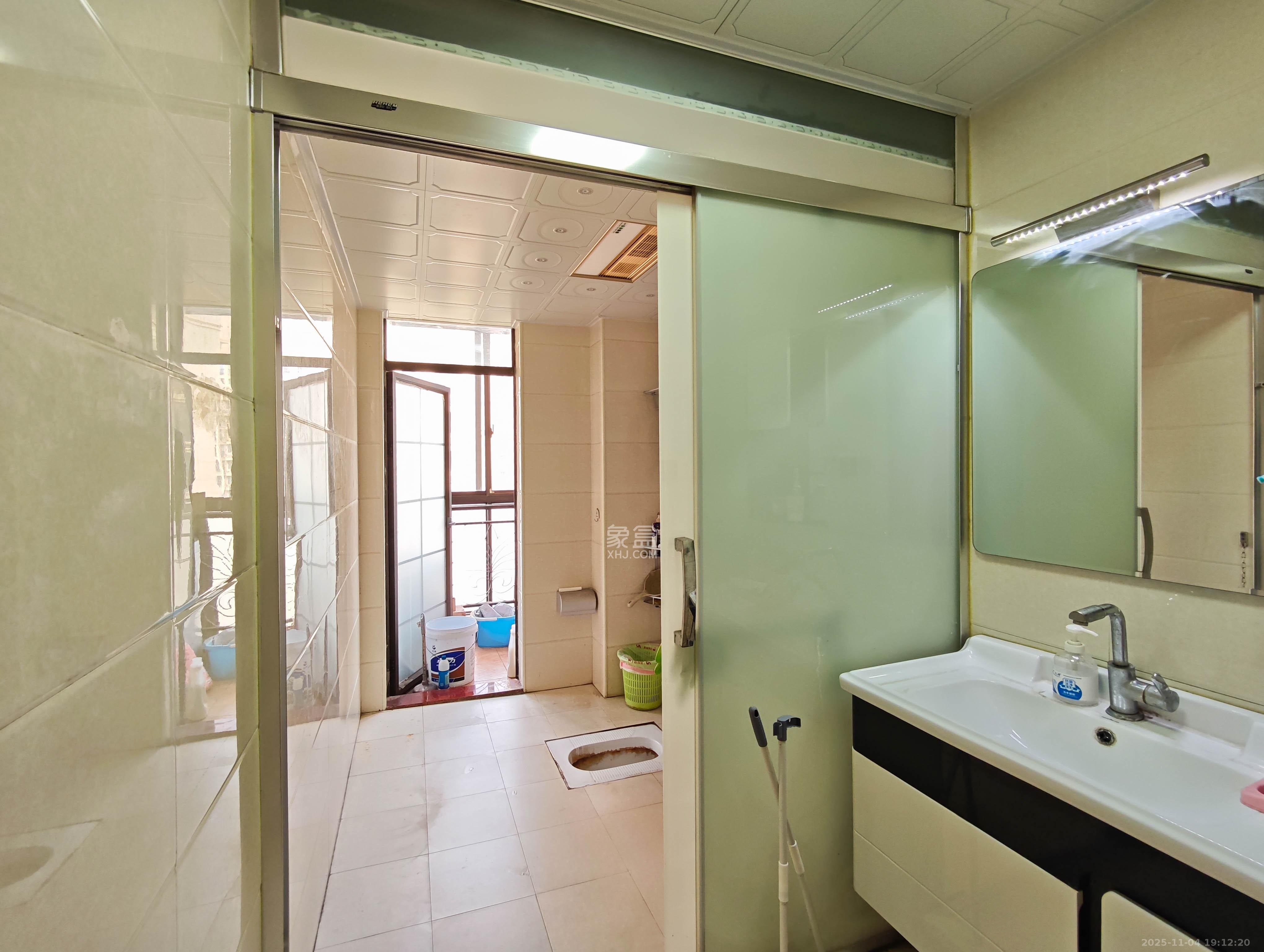 宏聚地中海 4室2厅2卫 158.0万 宏聚地中海 4室2厅2卫 158.0万卫生间