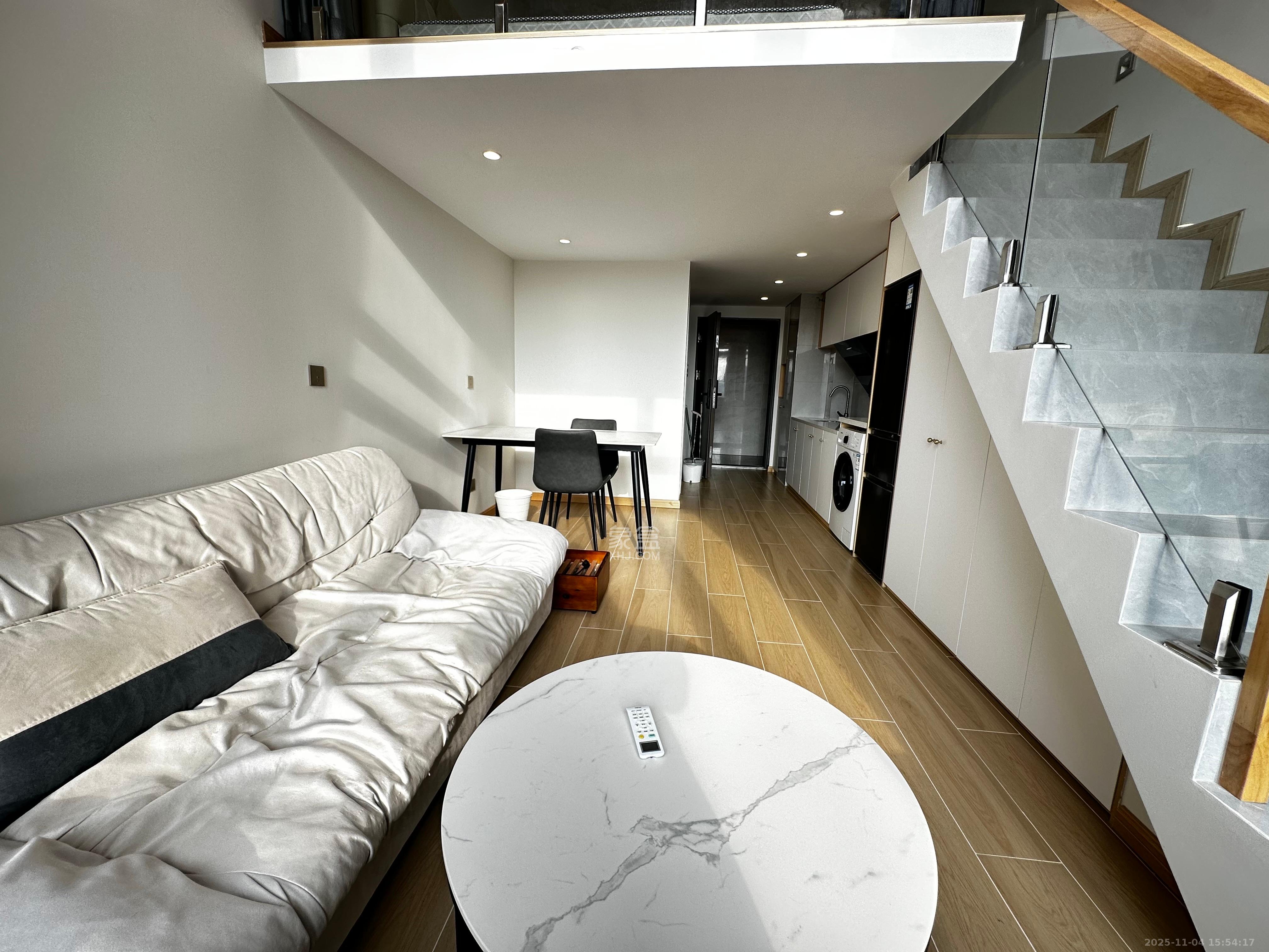 万科紫台  1室1厅1卫    2400.0元/月室内图