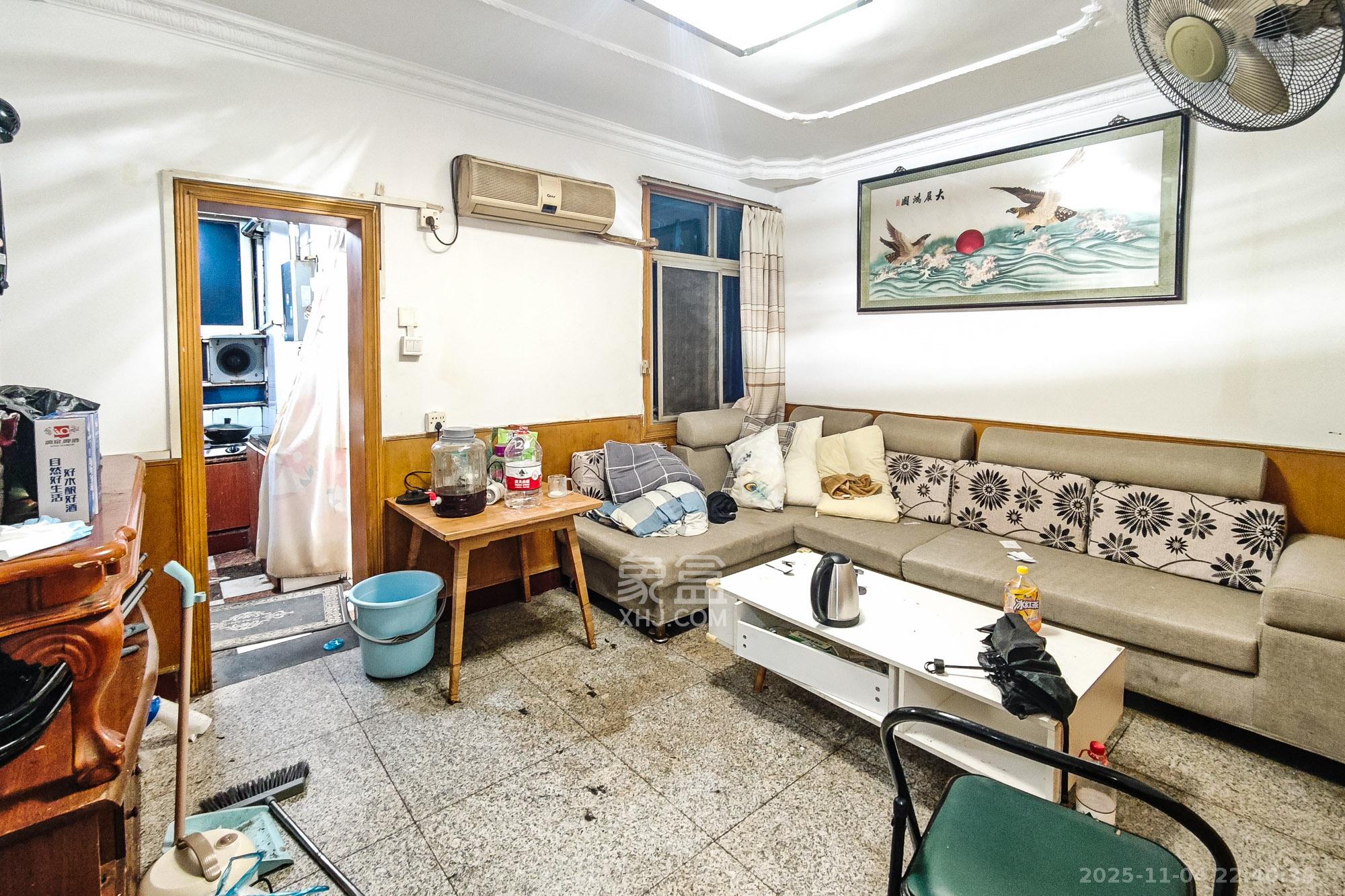 陈家湖小区 3室1厅1卫 80.0万 陈家湖小区 3室1厅1卫 80.0万客厅