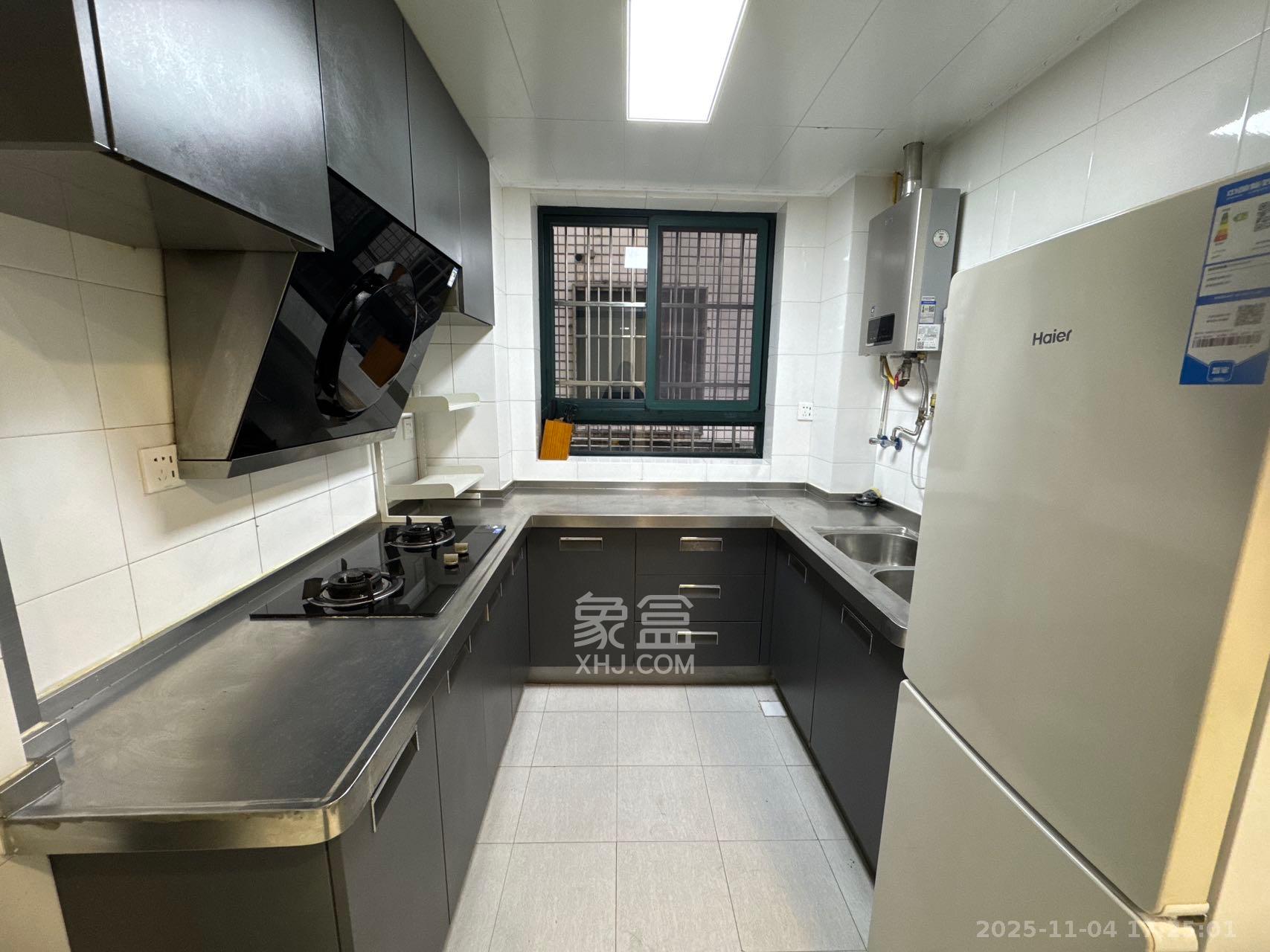 华丽家族 2室2厅1卫 1700.0元/月 华丽家族 2室2厅1卫 1700.0元/月室内图