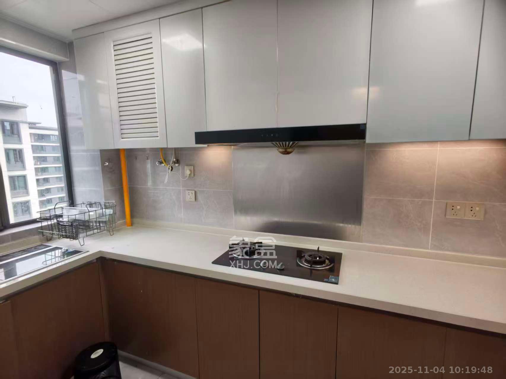 梦想麓隐天境  3室2厅2卫    3500.0元/月室内图