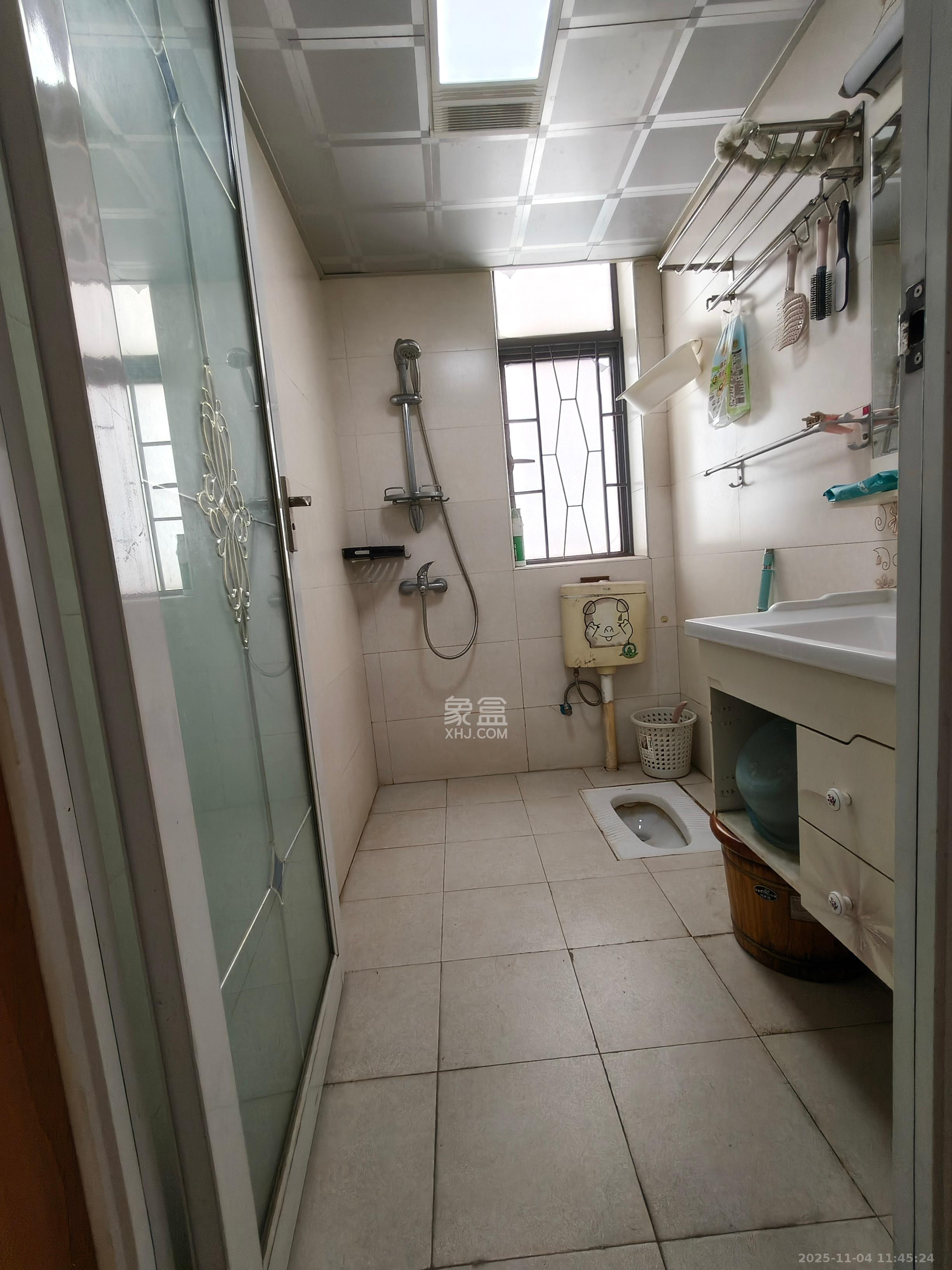 恒基凯旋门一二期  1室1厅1卫    1700.0元/月室内图