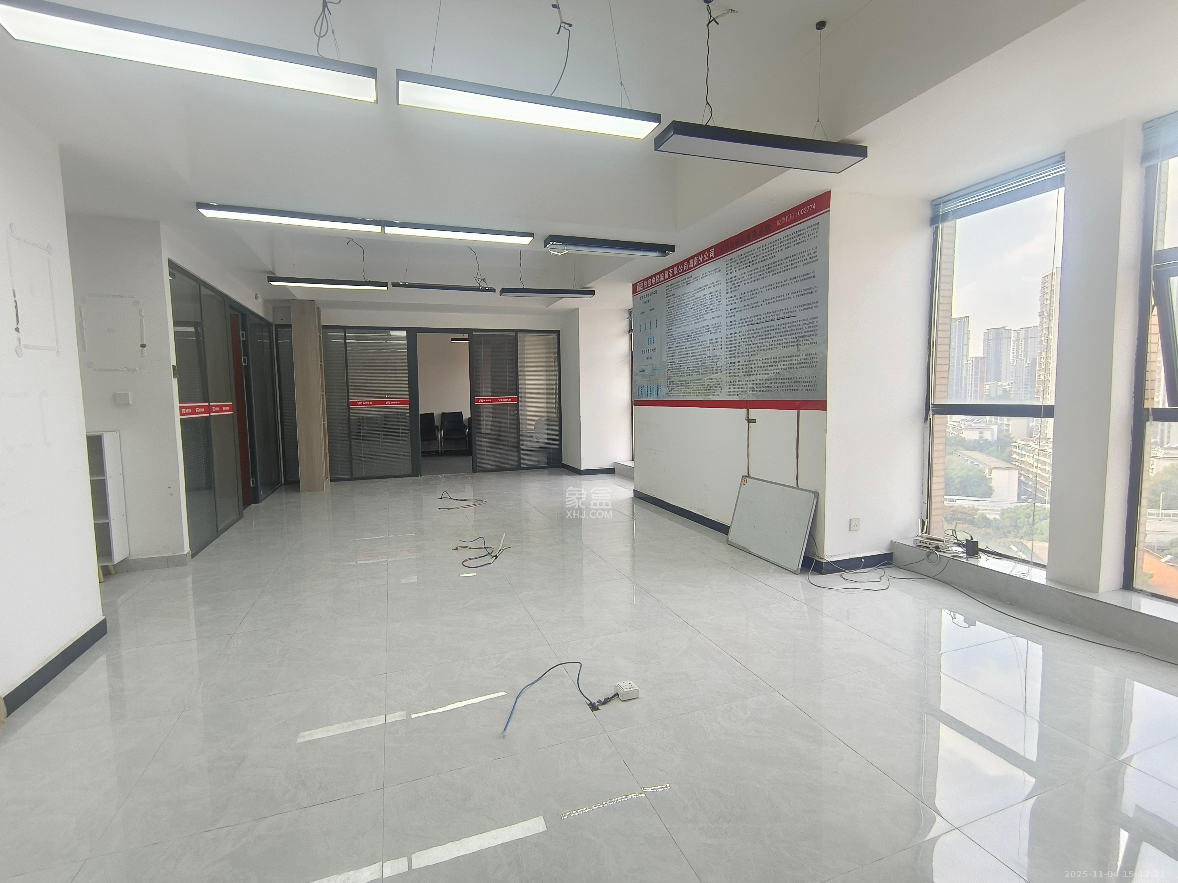 新世界广场  1室1厅1卫    7200.0元/月室内图