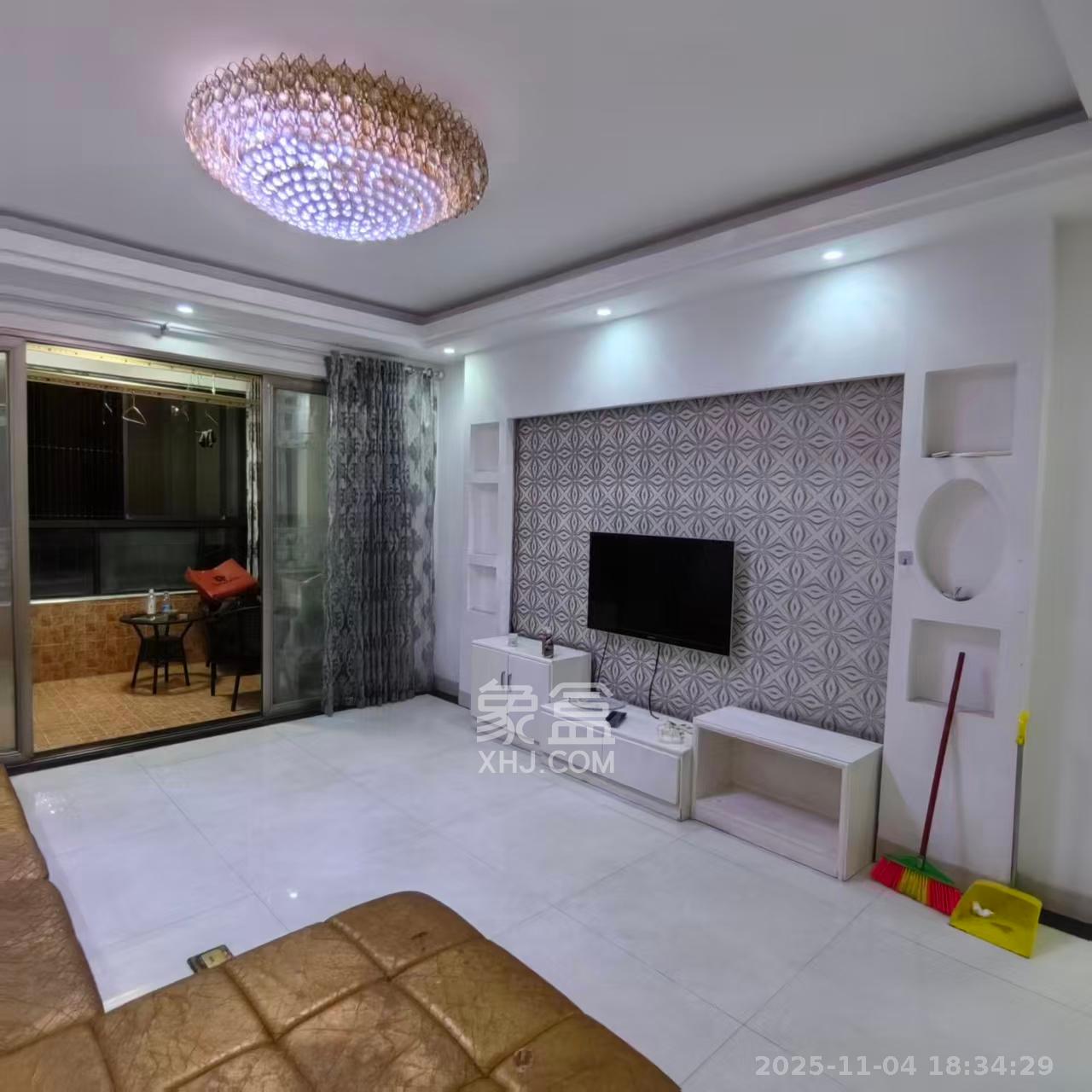 康桥长郡  4室2厅2卫    2300.0元/月室内图