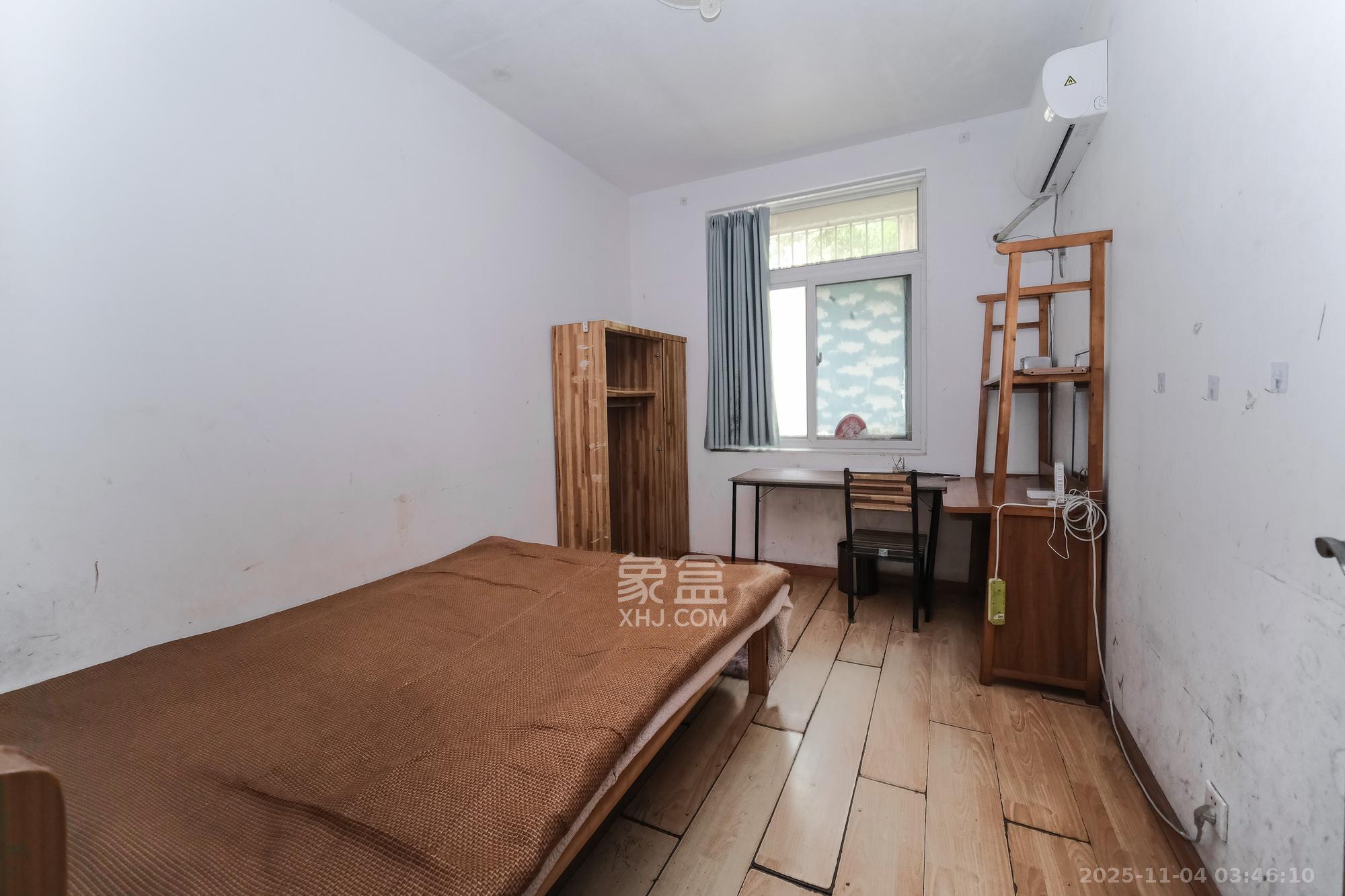 山水湾  1室2厅1卫    65.0万卧室