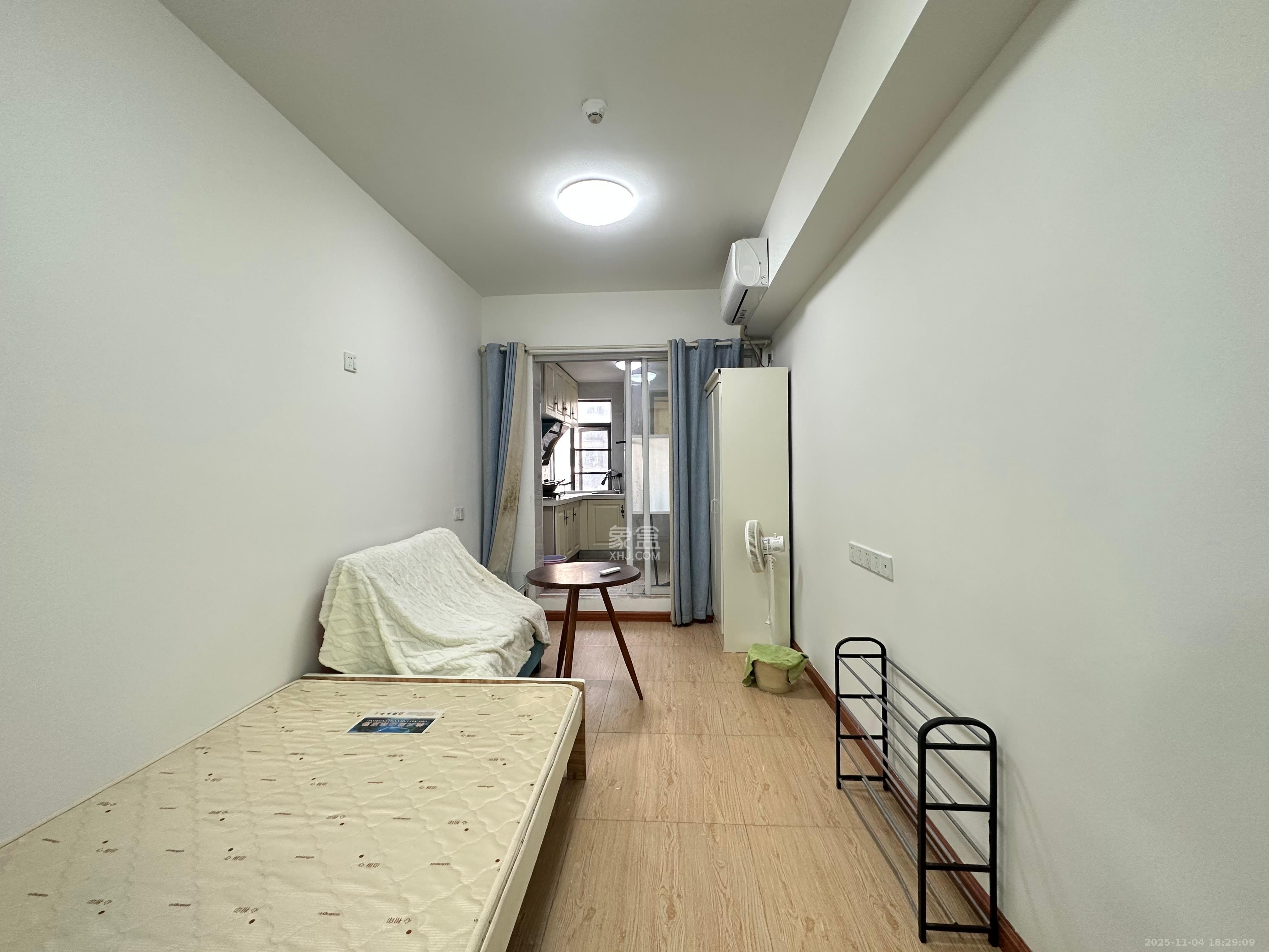 保利麓谷林语I区 1室1厅1卫 1100.0元/月 保利麓谷林语I区 1室1厅1卫 1100.0元/月室内图