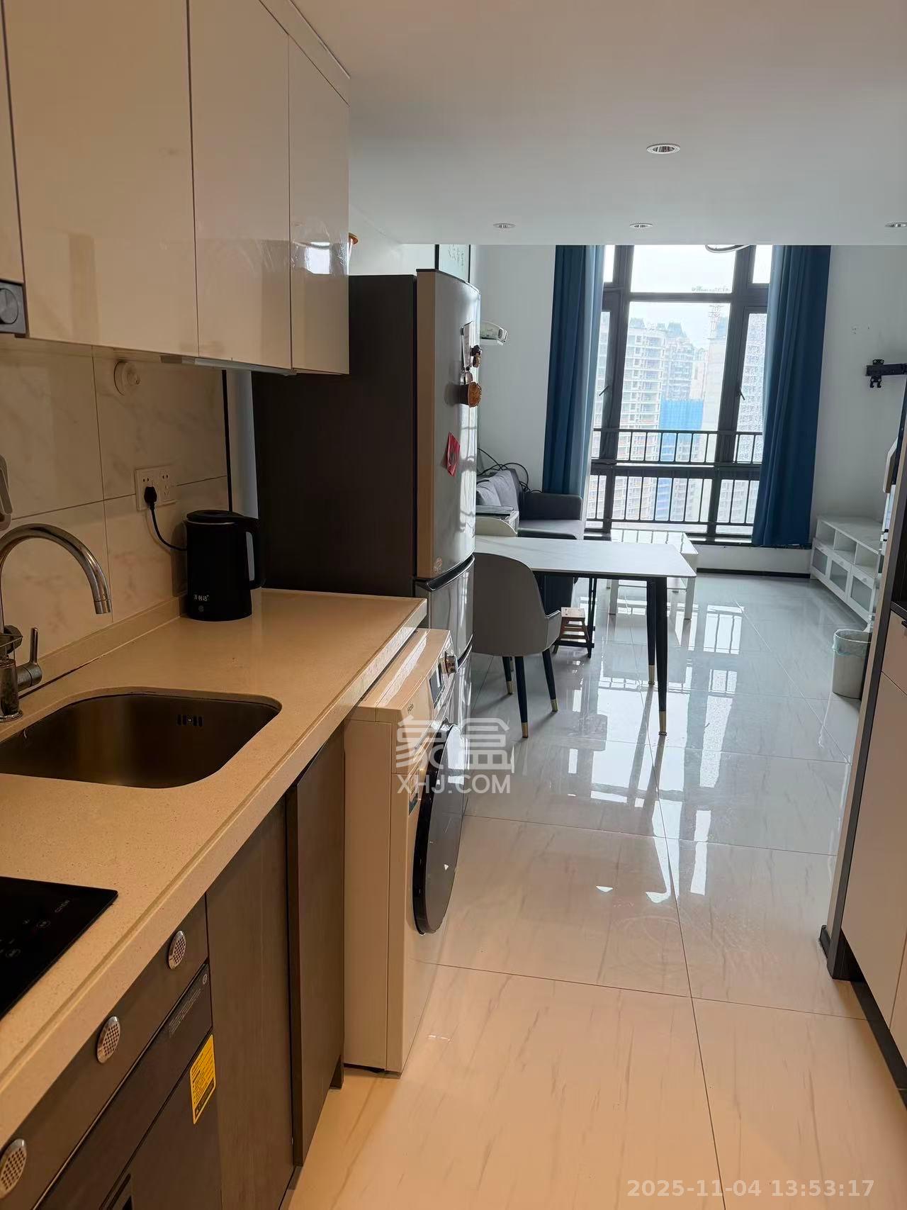 藏珑湖上公馆 1室1厅2卫 2300.0元/月 藏珑湖上公馆 1室1厅2卫 2300.0元/月室内图