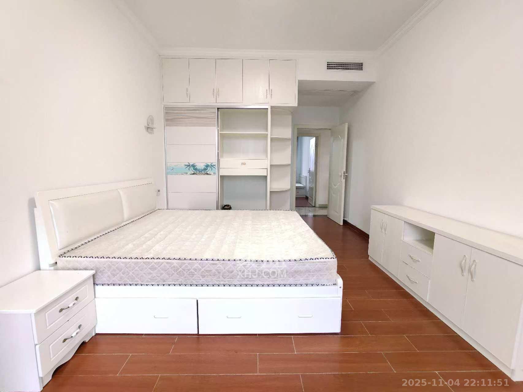 达美溪湖湾 4室2厅2卫 4500.0元/月 达美溪湖湾 4室2厅2卫 4500.0元/月室内图