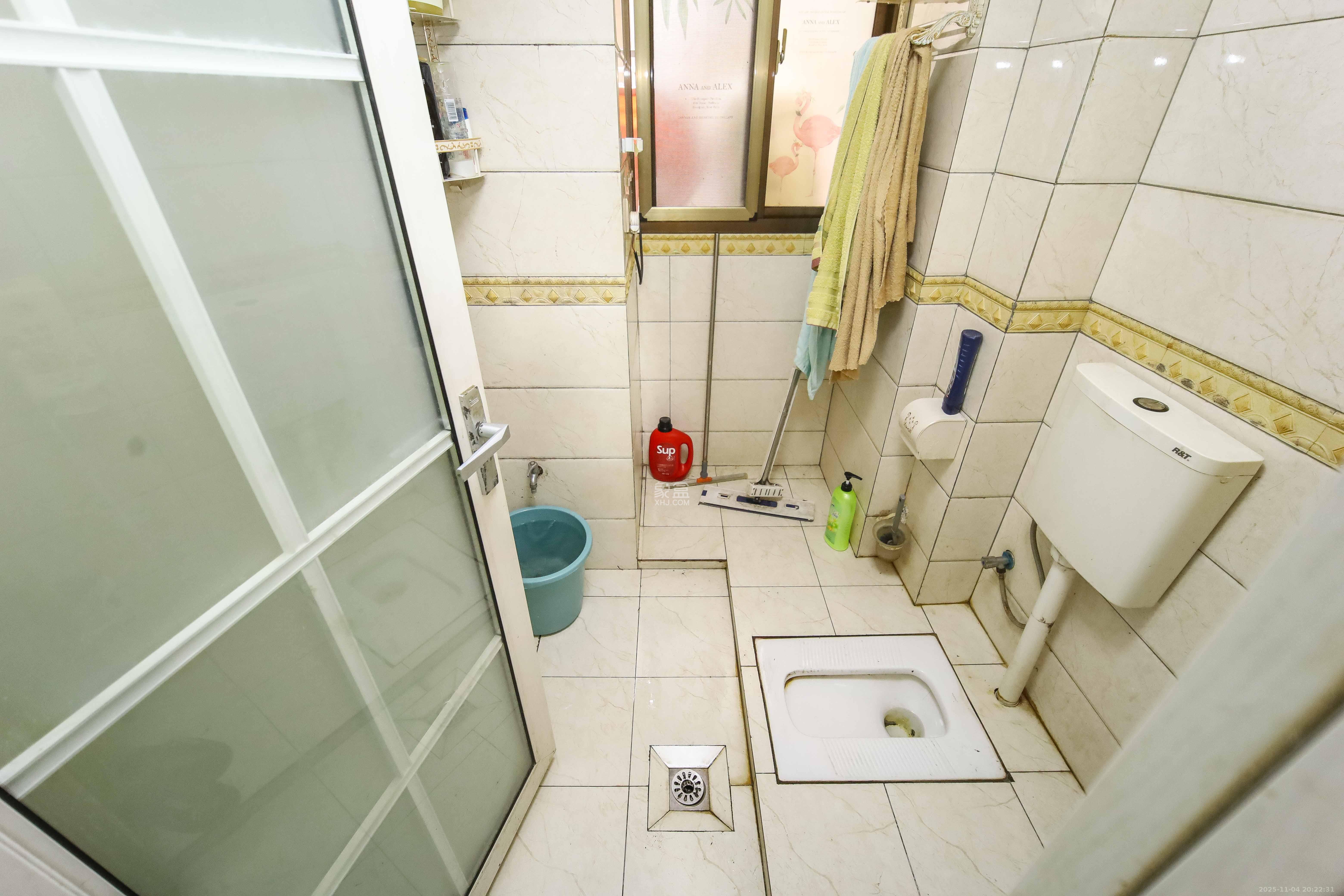 荷花园出租公司宿舍 3室1厅1卫 65.0万 荷花园出租公司宿舍 3室1厅1卫 65.0万卫生间