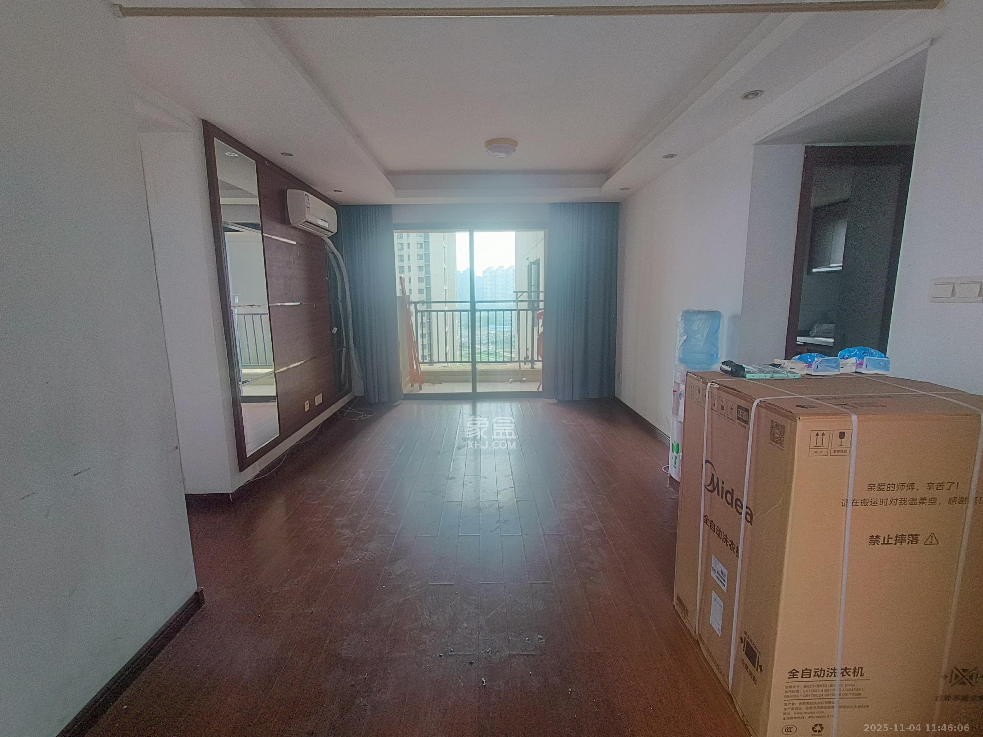 万科城 3室2厅1卫 2200.0元/月 万科城 3室2厅1卫 2200.0元/月室内图