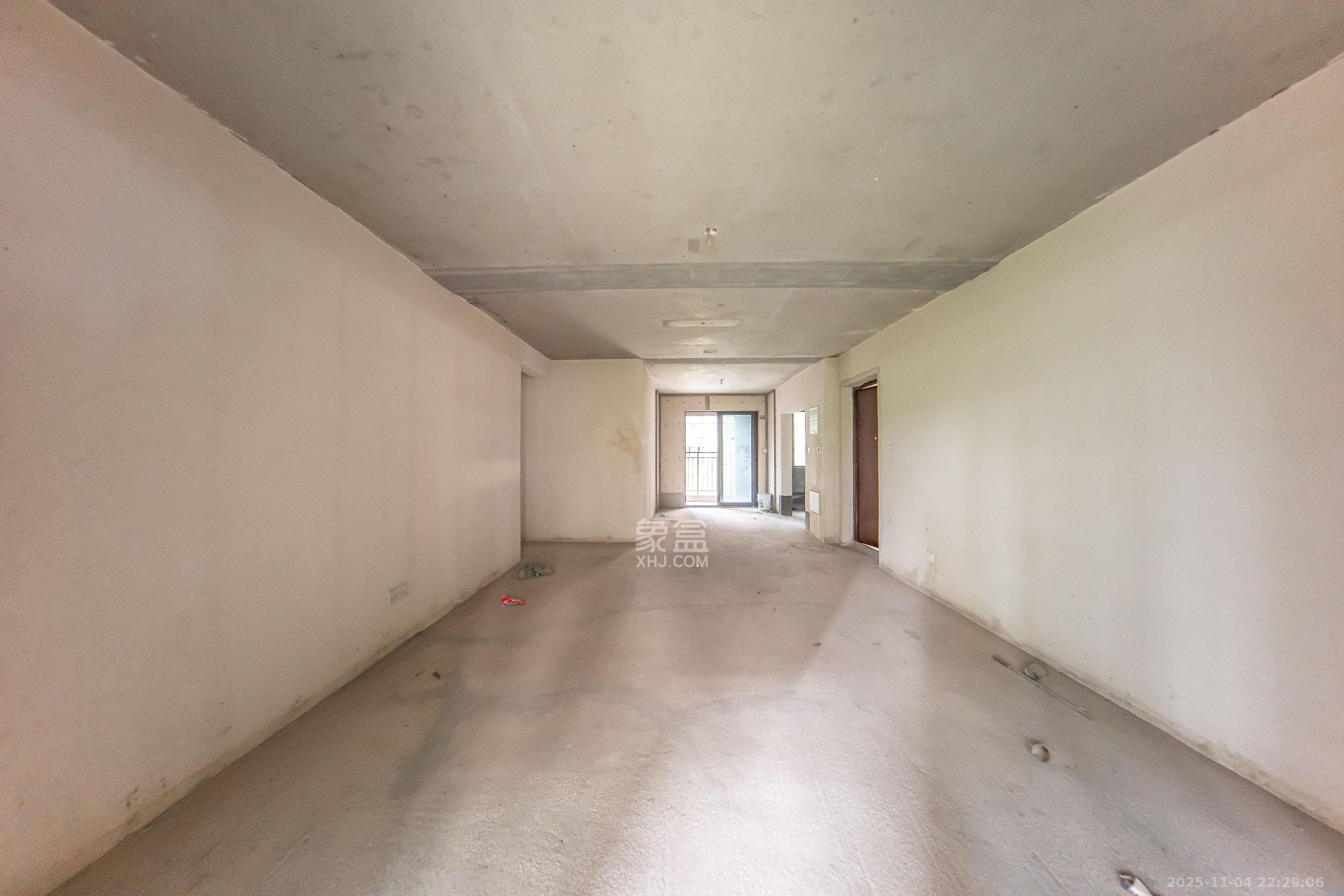 城发恒伟星雅韵(恒伟星辉苑) 4室2厅2卫 199.8万 城发恒伟星雅韵(恒伟星辉苑) 4室2厅2卫 199.8万客厅