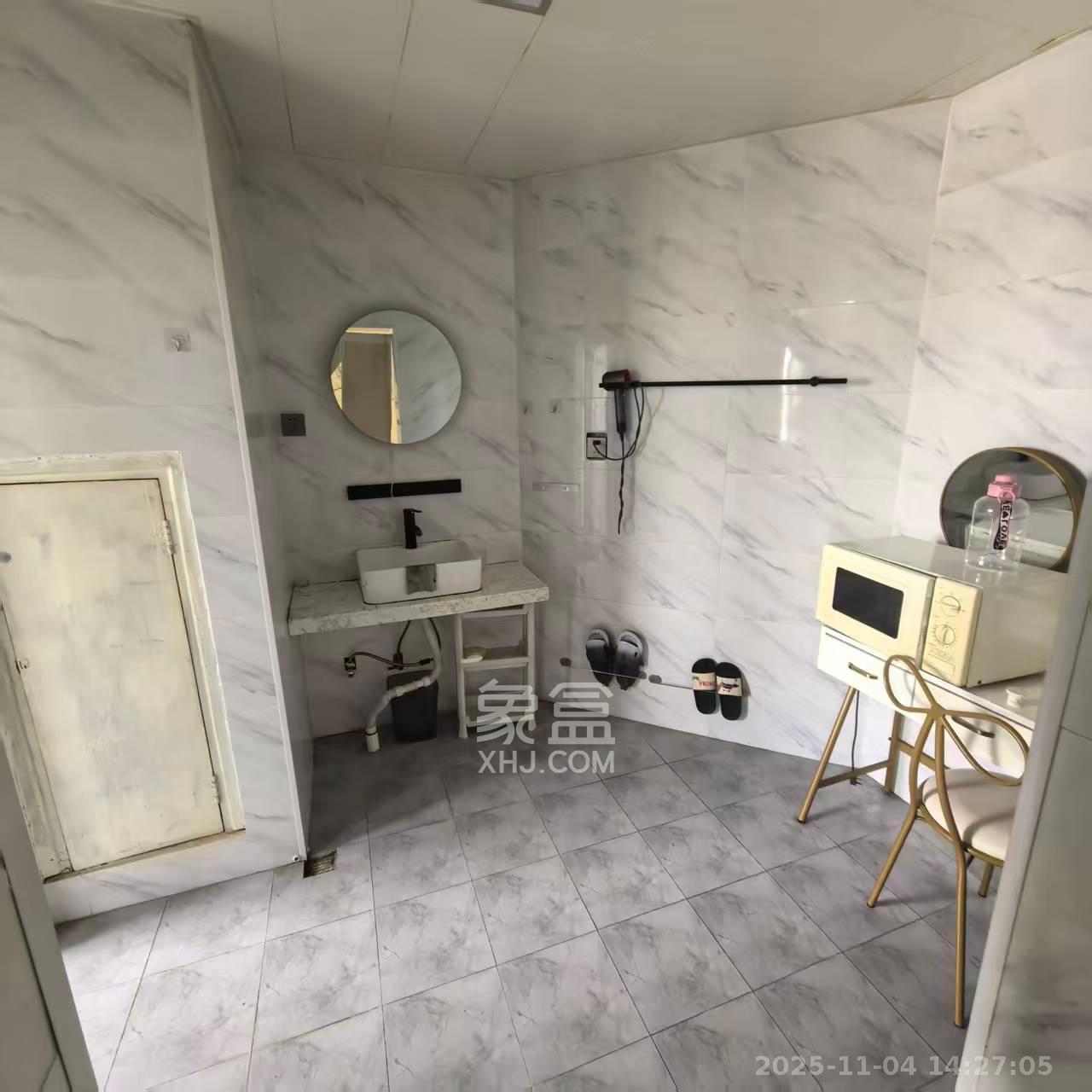 和府  1室1厅1卫    1980.0元/月室内图