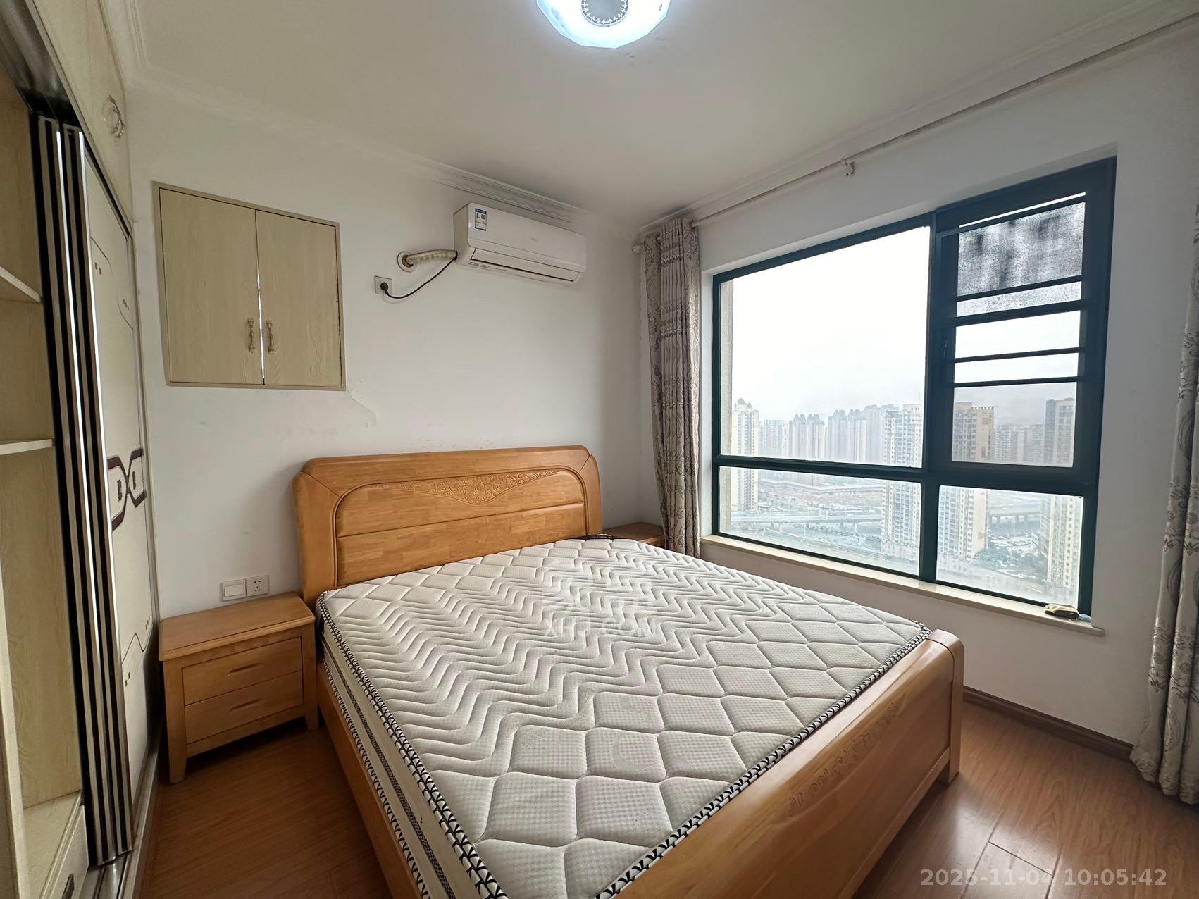 维一星城原山苑  3室2厅1卫    2300.0元/月室内图