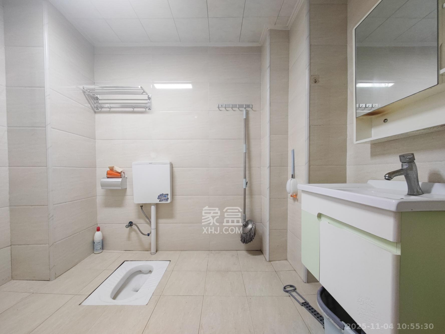 地泰御和苑 3室2厅2卫 85.0万 地泰御和苑 3室2厅2卫 85.0万卫生间